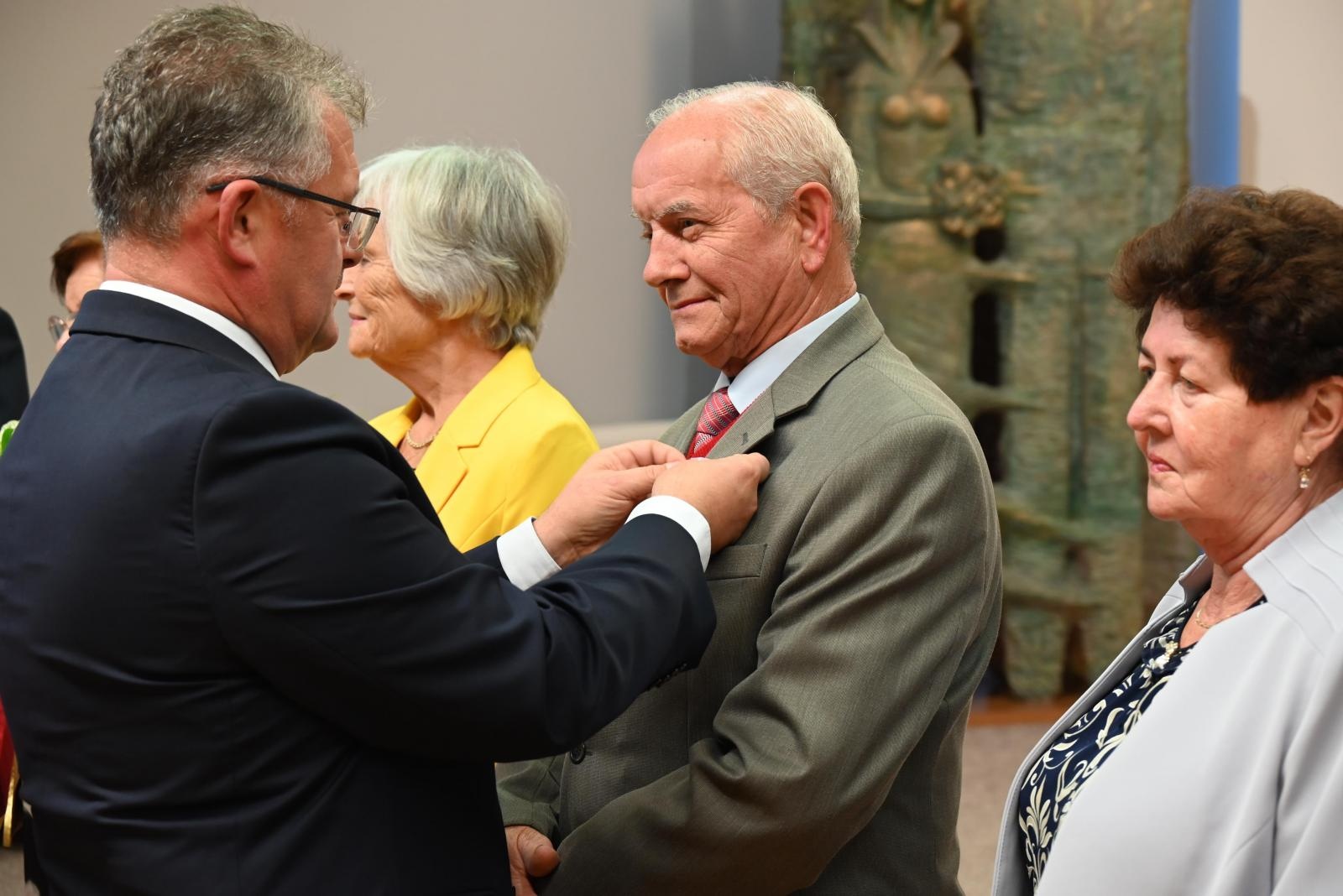 Zdjęcie w galerii na portalu naszraciborz.pl: Złote gody w Krzyżanowicach. Jubilaci z medalami Prezydenta RP [FOTO] wiadomości z regionu