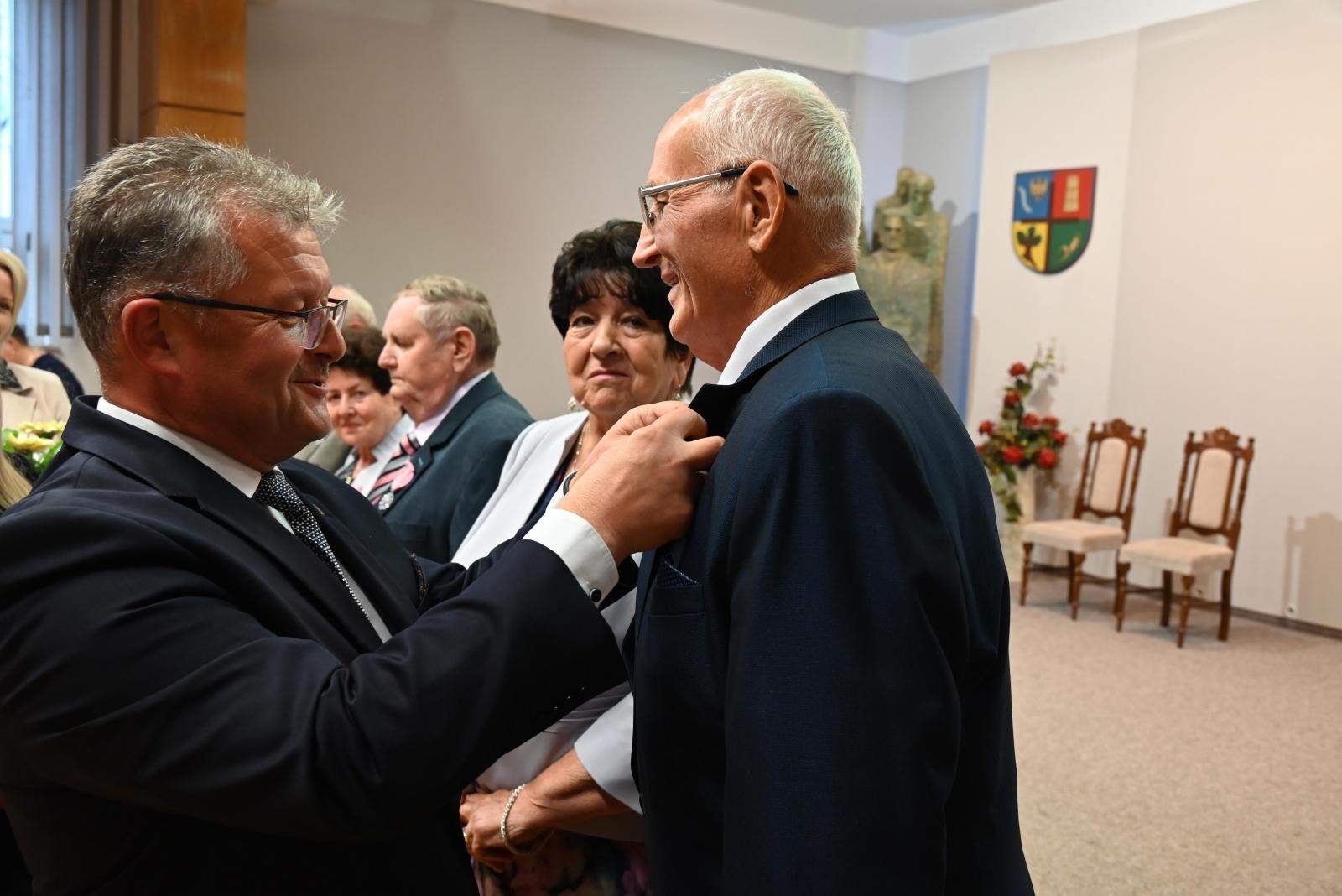 Zdjęcie w galerii na portalu naszraciborz.pl: Złote gody w Krzyżanowicach. Jubilaci z medalami Prezydenta RP [FOTO] wiadomości z regionu