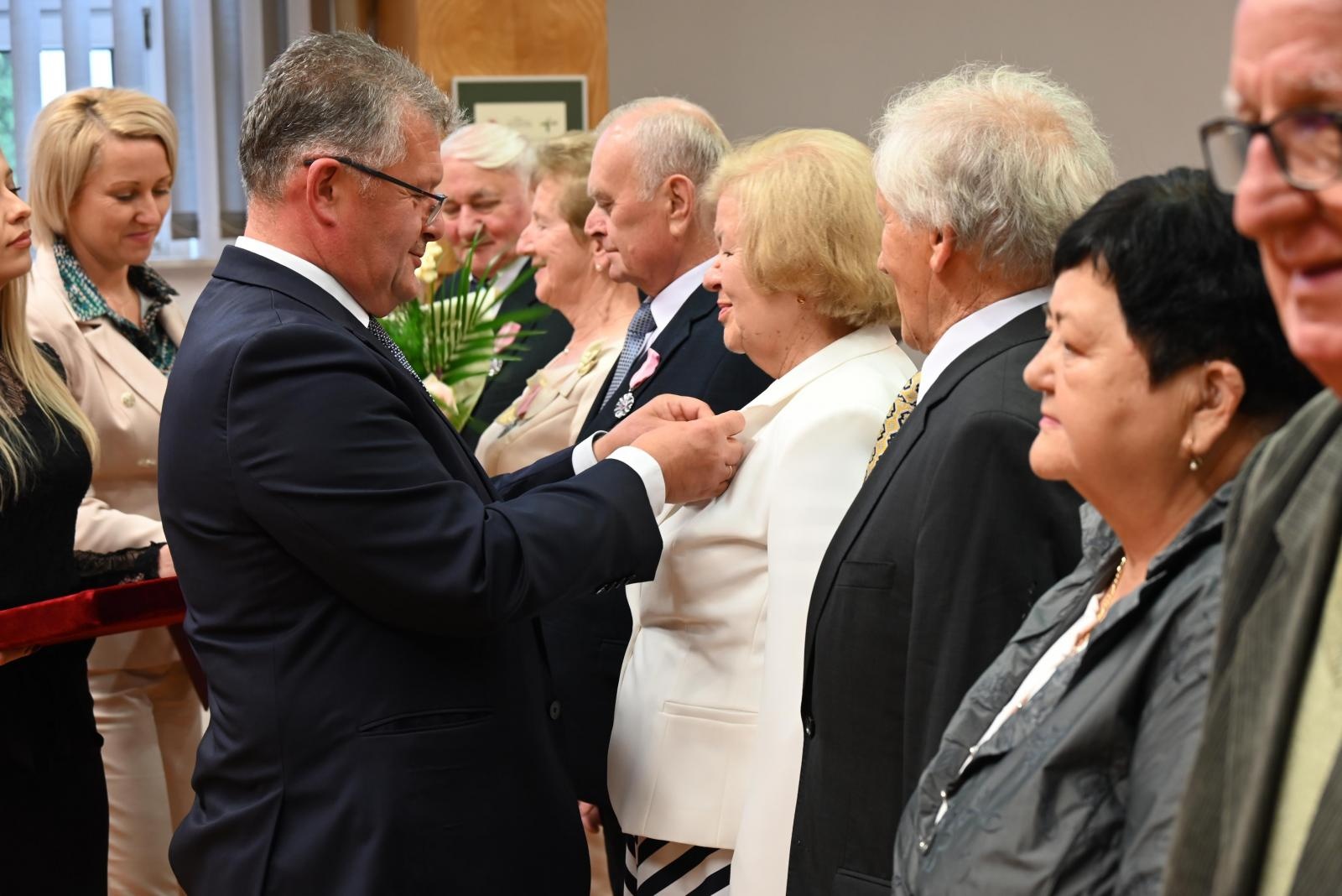Zdjęcie w galerii na portalu naszraciborz.pl: Złote gody w Krzyżanowicach. Jubilaci z medalami Prezydenta RP [FOTO] wiadomości z regionu