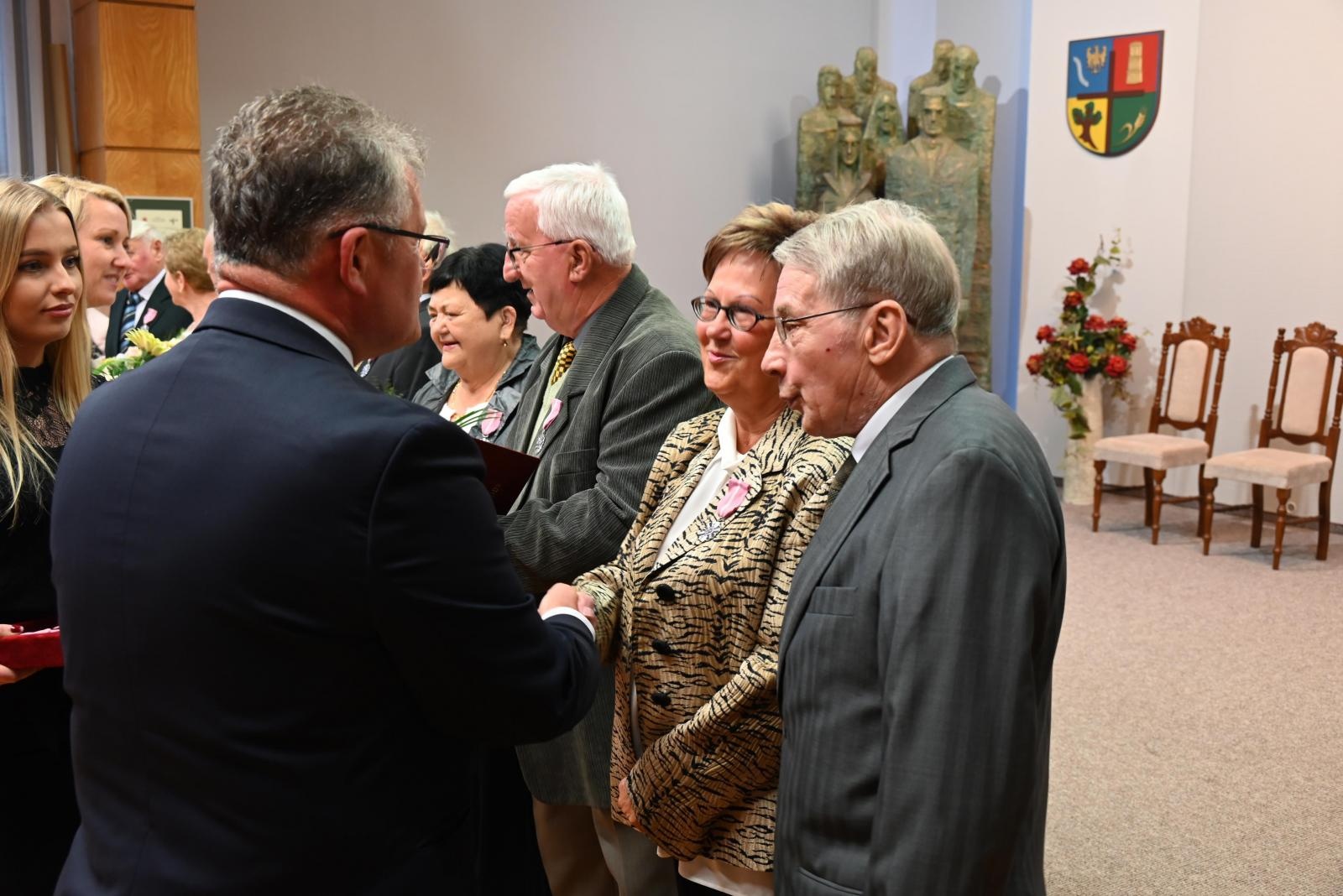 Zdjęcie w galerii na portalu naszraciborz.pl: Złote gody w Krzyżanowicach. Jubilaci z medalami Prezydenta RP [FOTO] wiadomości z regionu