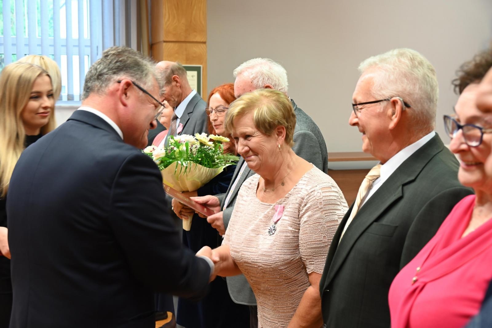 Zdjęcie w galerii na portalu naszraciborz.pl: Złote gody w Krzyżanowicach. Jubilaci z medalami Prezydenta RP [FOTO] wiadomości z regionu