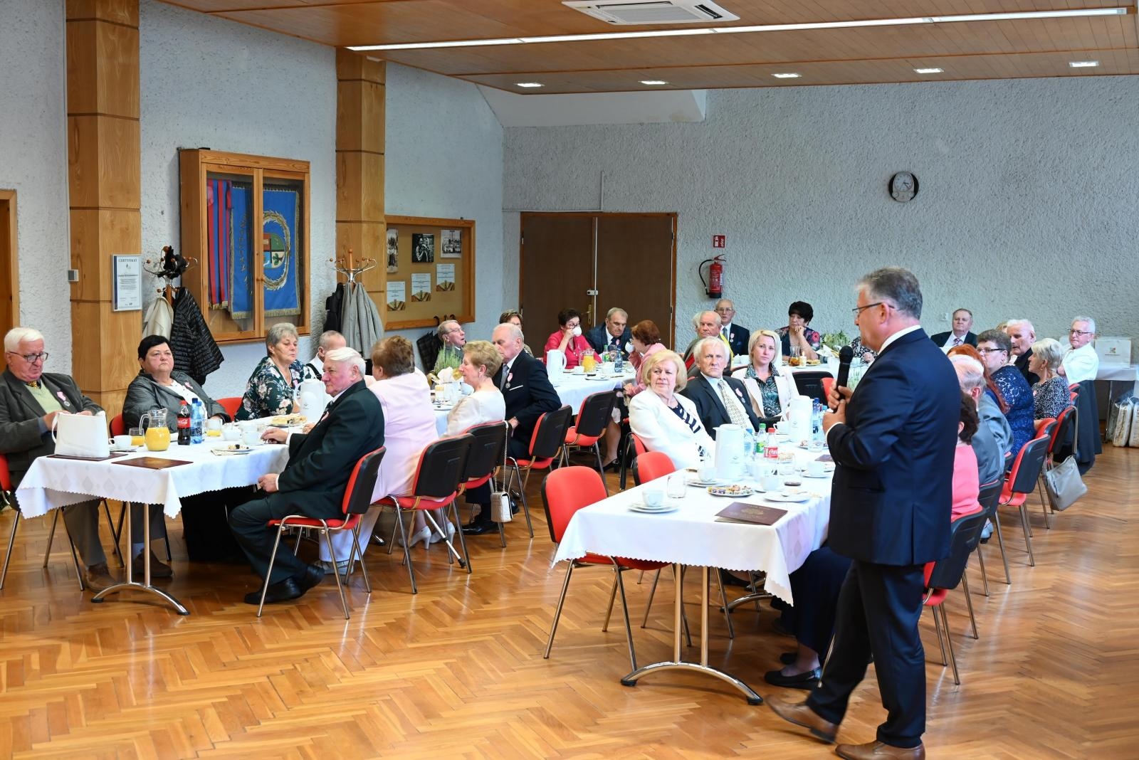 Zdjęcie w galerii na portalu naszraciborz.pl: Złote gody w Krzyżanowicach. Jubilaci z medalami Prezydenta RP [FOTO] wiadomości z regionu