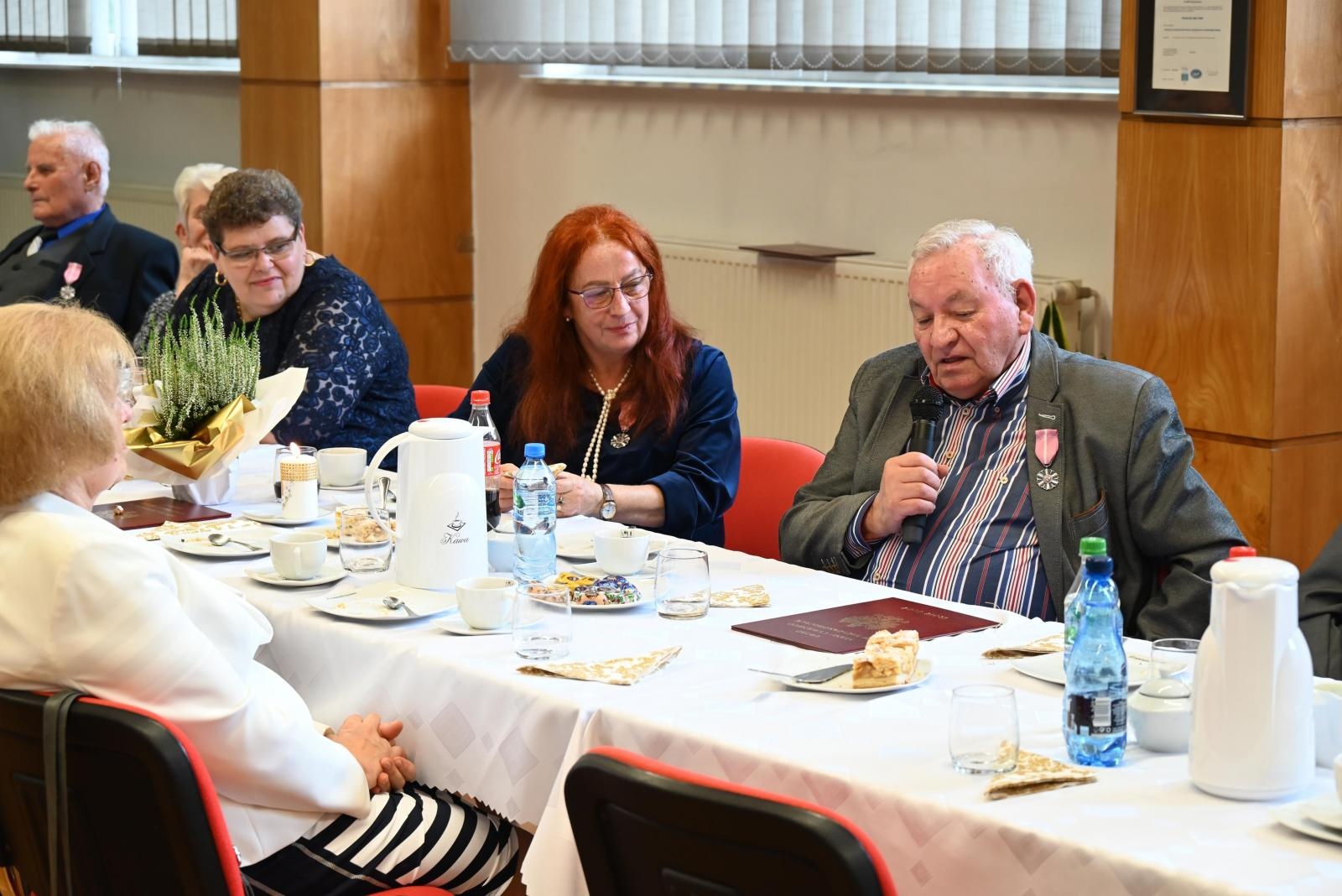 Zdjęcie w galerii na portalu naszraciborz.pl: Złote gody w Krzyżanowicach. Jubilaci z medalami Prezydenta RP [FOTO] wiadomości z regionu