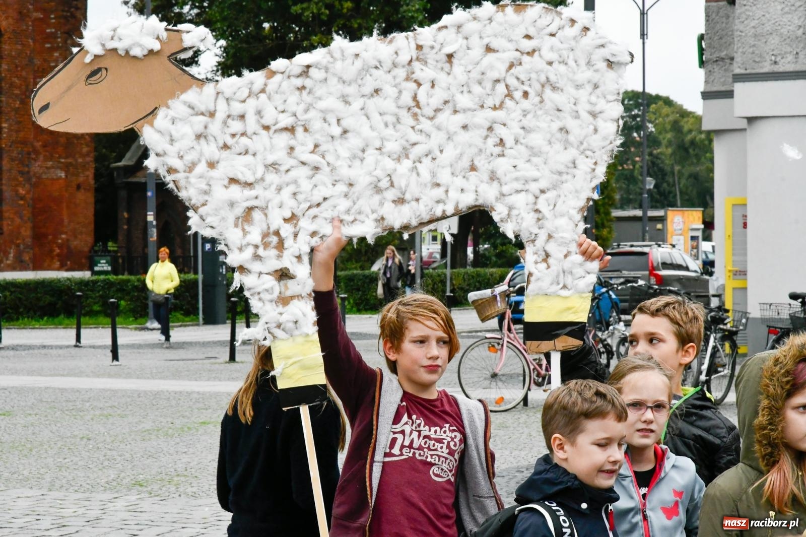 Zdjęcie w galerii na portalu naszraciborz.pl: Przez centrum Raciborza przeszedł KOROWÓD Z OFFCĄ [FOTO i WIDEO] wiadomości z regionu
