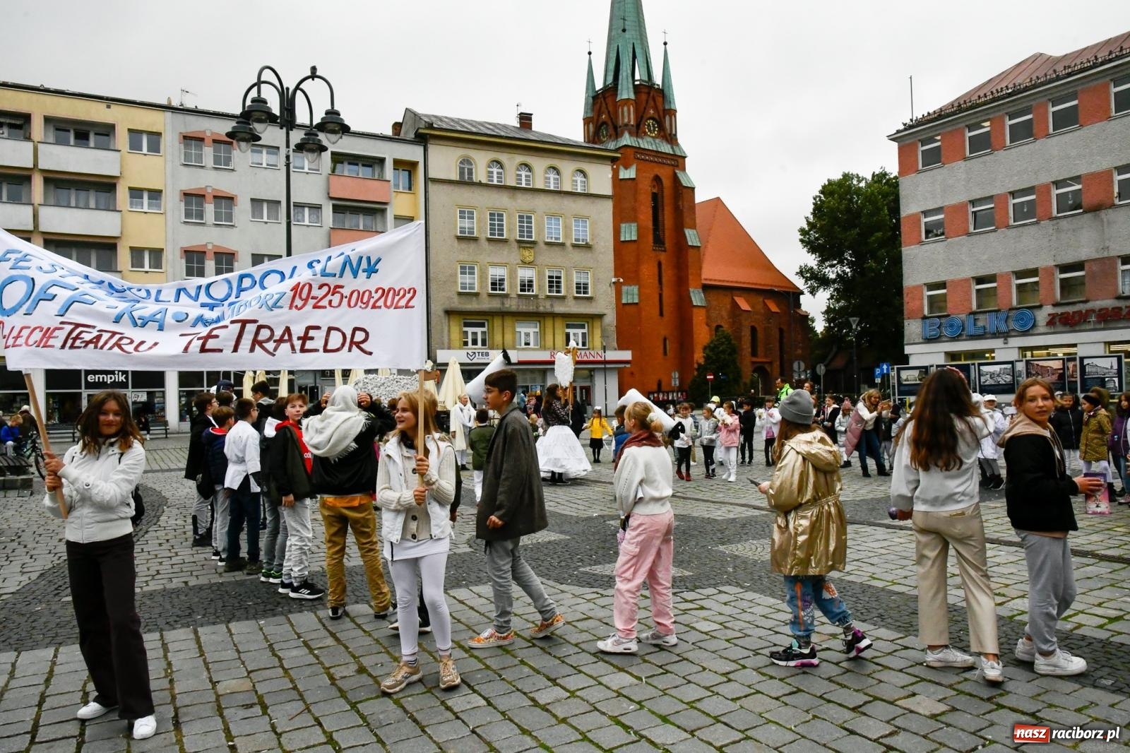 Zdjęcie w galerii na portalu naszraciborz.pl: Przez centrum Raciborza przeszedł KOROWÓD Z OFFCĄ [FOTO i WIDEO] wiadomości z regionu