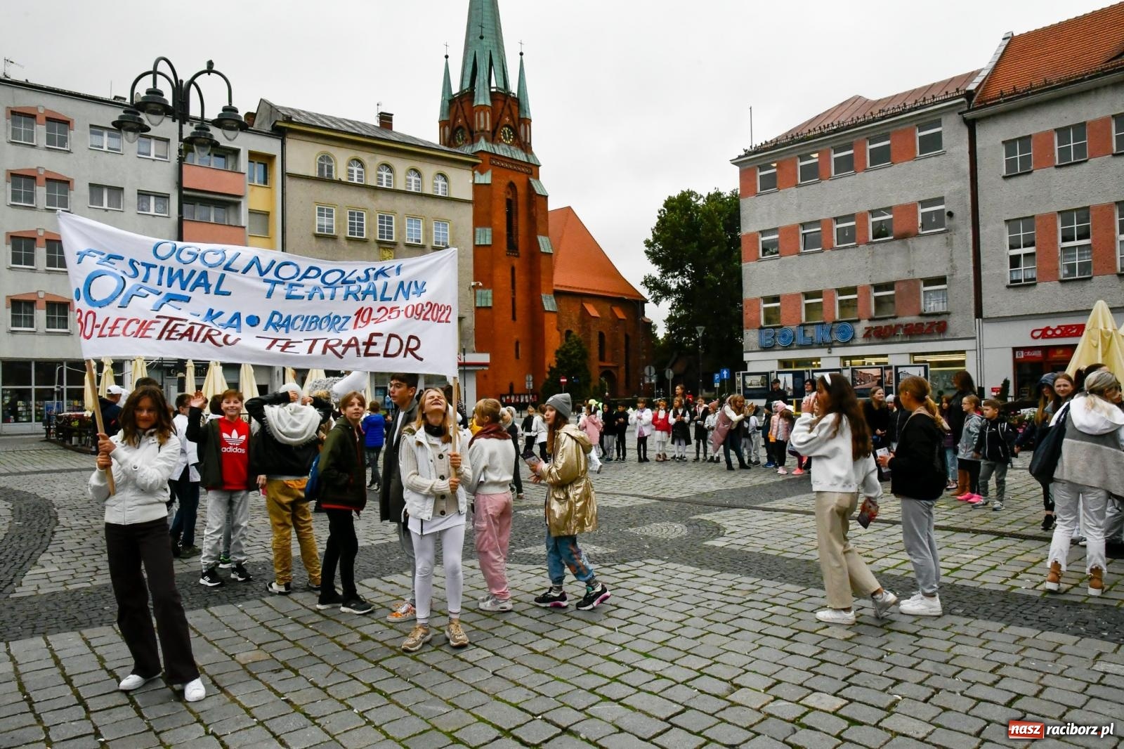 Zdjęcie w galerii na portalu naszraciborz.pl: Przez centrum Raciborza przeszedł KOROWÓD Z OFFCĄ [FOTO i WIDEO] wiadomości z regionu