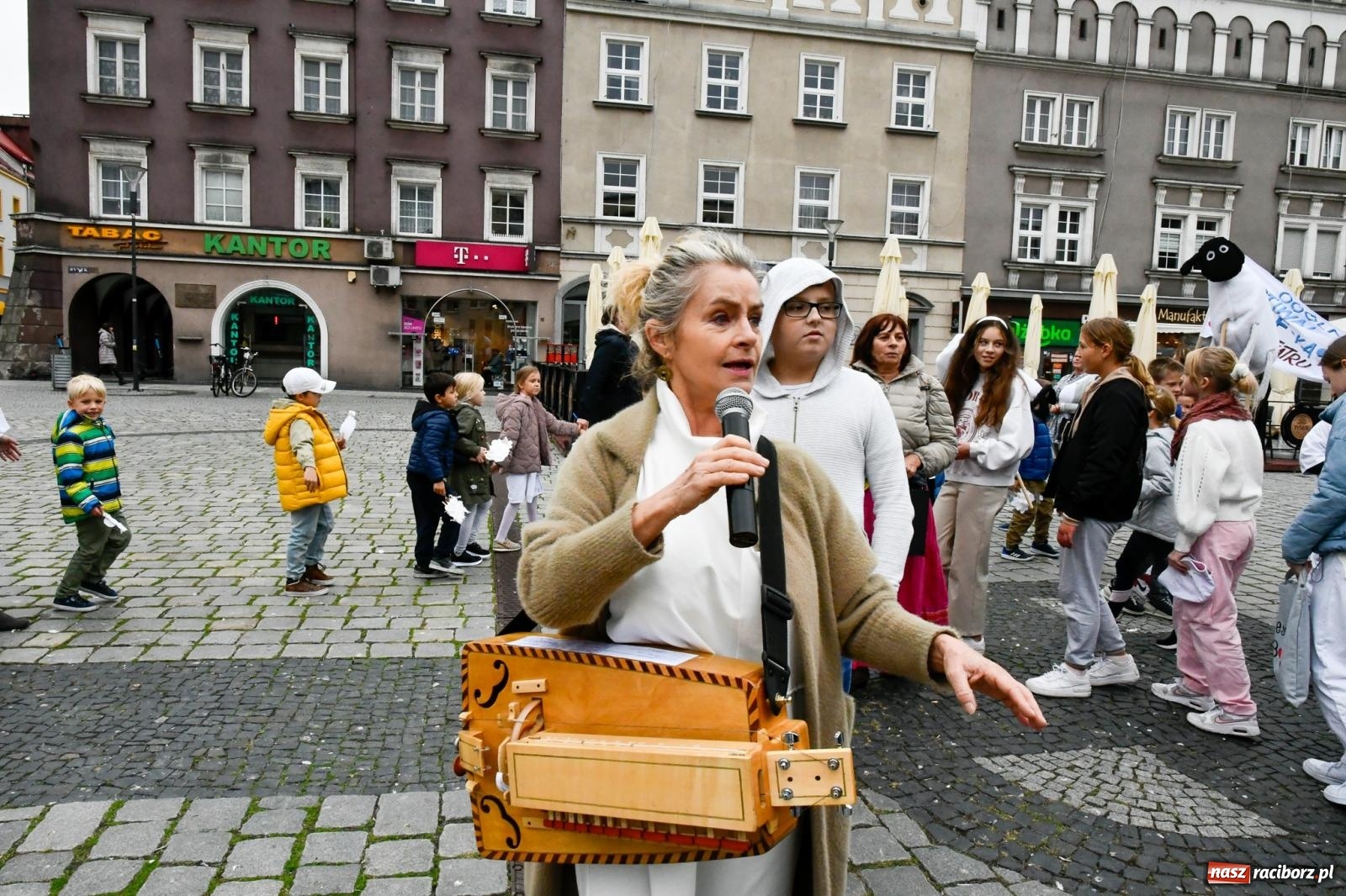 Zdjęcie w galerii na portalu naszraciborz.pl: Przez centrum Raciborza przeszedł KOROWÓD Z OFFCĄ [FOTO i WIDEO] wiadomości z regionu