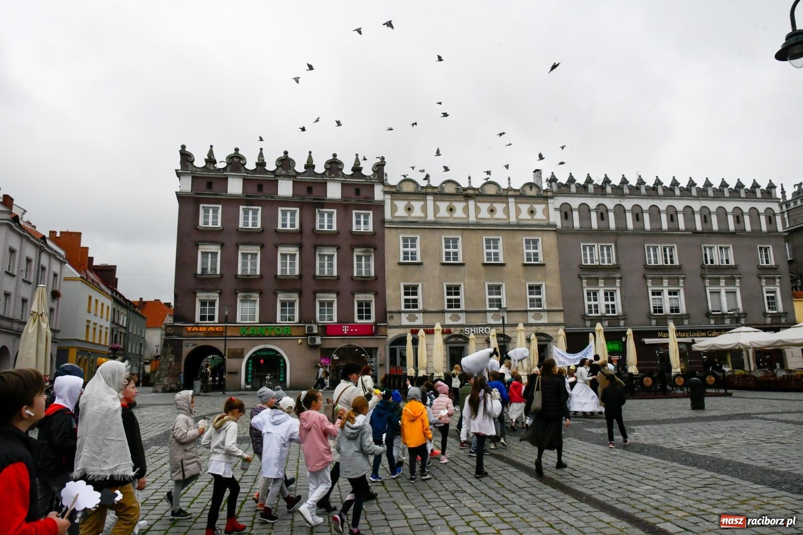 Zdjęcie w galerii na portalu naszraciborz.pl: Przez centrum Raciborza przeszedł KOROWÓD Z OFFCĄ [FOTO i WIDEO] wiadomości z regionu