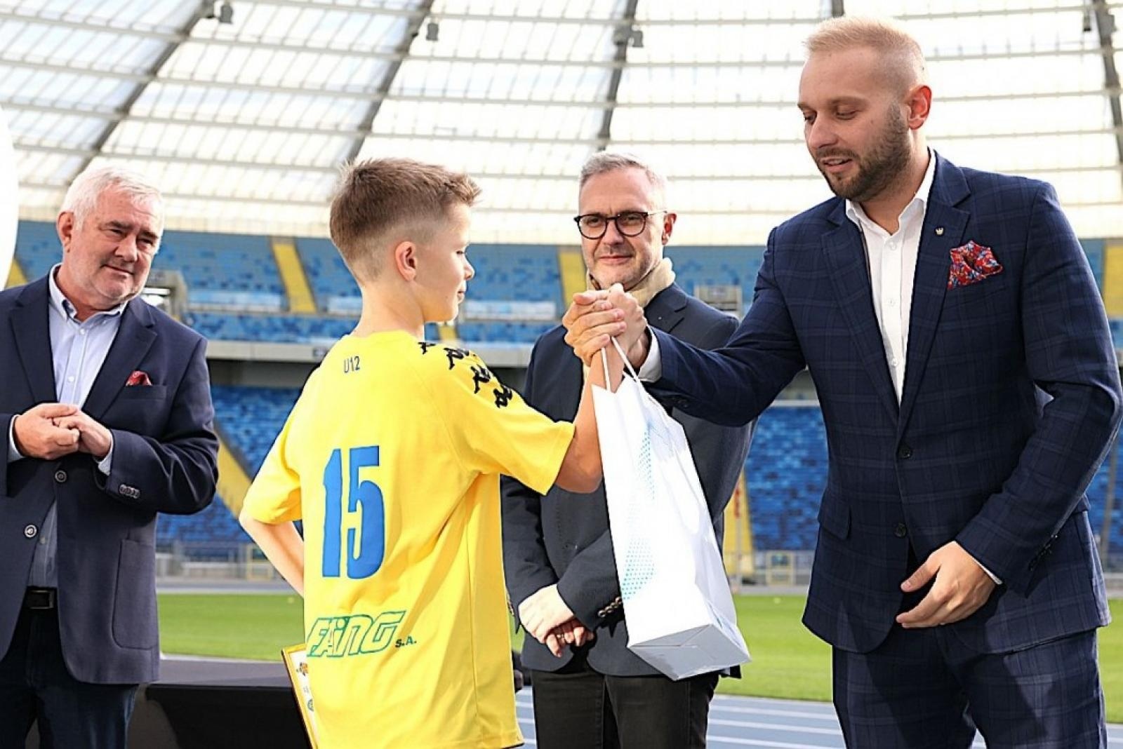 Zdjęcie w galerii na portalu naszraciborz.pl: Kolejny rocznik młodych piłkarzy powołany do Śląskiej Akademii Piłkarskiej wiadomości z regionu