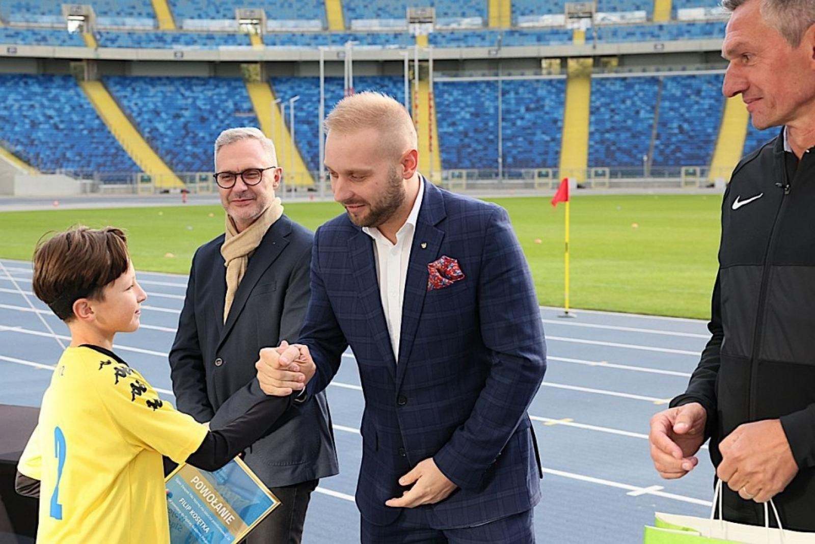 Zdjęcie w galerii na portalu naszraciborz.pl: Kolejny rocznik młodych piłkarzy powołany do Śląskiej Akademii Piłkarskiej wiadomości z regionu