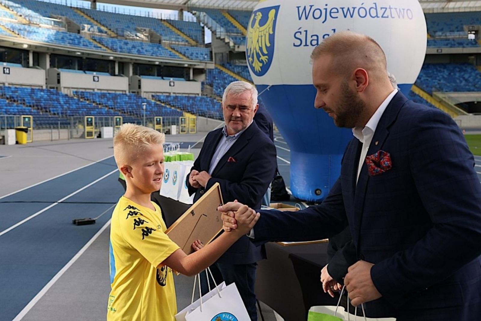 Zdjęcie w galerii na portalu naszraciborz.pl: Kolejny rocznik młodych piłkarzy powołany do Śląskiej Akademii Piłkarskiej wiadomości z regionu