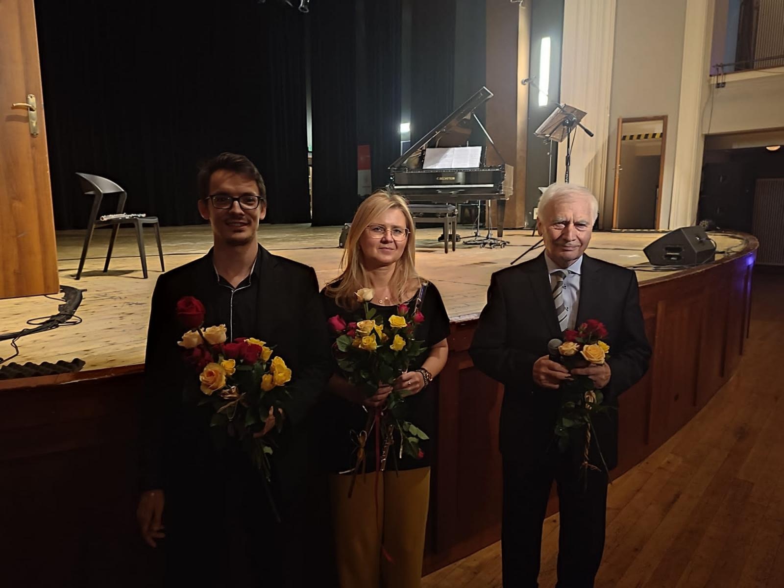 Zdjęcie w galerii na portalu naszraciborz.pl: Fletowa rodzina- pierwsze koncerty umuzykalniające w nowym roku szkolnym wiadomości z regionu