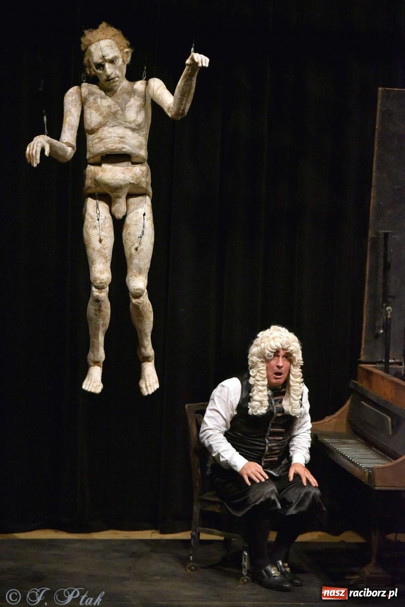 Zdjęcie w galerii na portalu naszraciborz.pl: GOULD, Bach i nadmarioneta na scenie RCK wiadomości z regionu