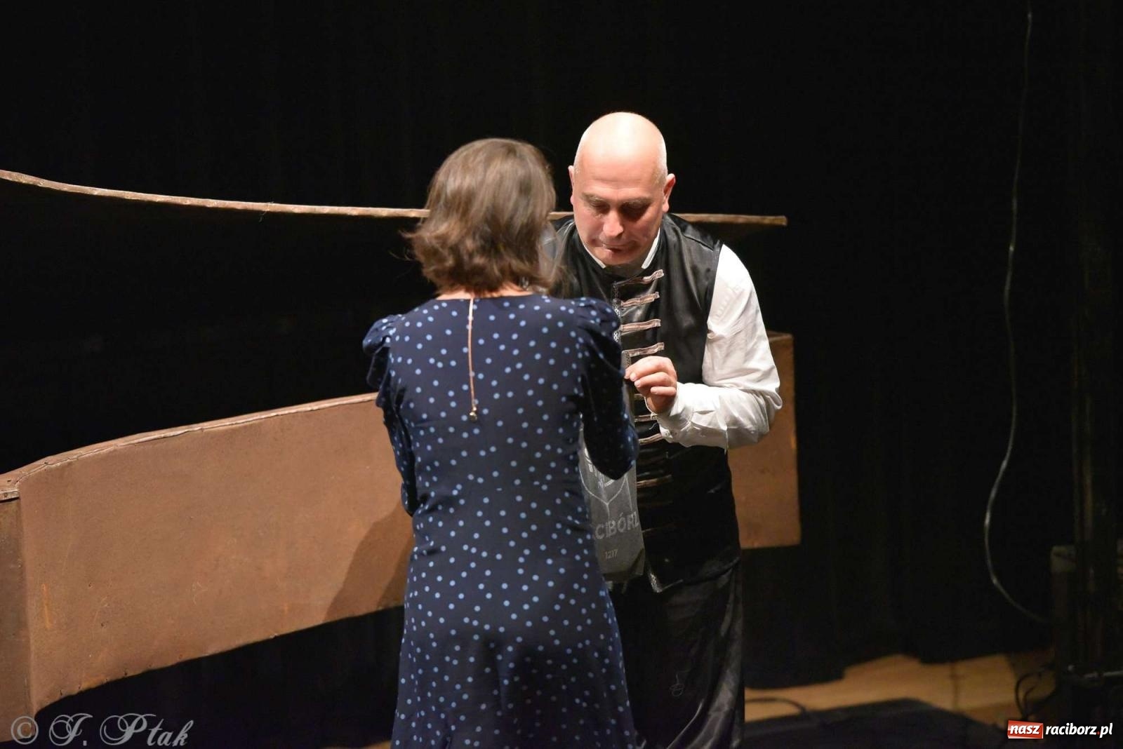 Zdjęcie w galerii na portalu naszraciborz.pl: GOULD, Bach i nadmarioneta na scenie RCK wiadomości z regionu