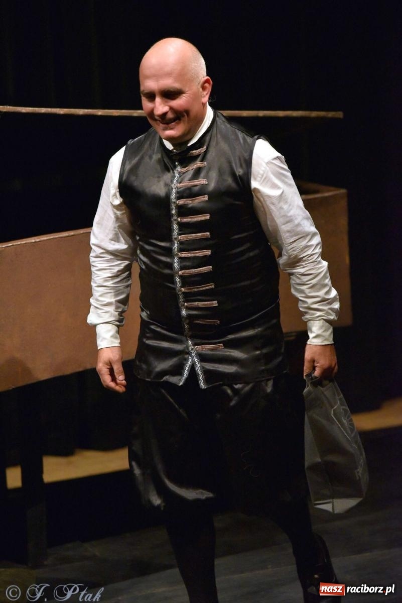 Zdjęcie w galerii na portalu naszraciborz.pl: GOULD, Bach i nadmarioneta na scenie RCK wiadomości z regionu