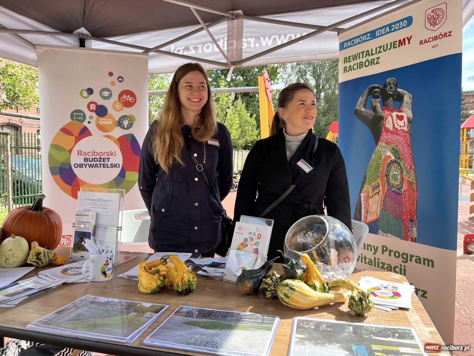 Zdjęcie w galerii na portalu naszraciborz.pl: W Ogródku Jordanowskim trwa dziś Święto Dyni wiadomości z regionu