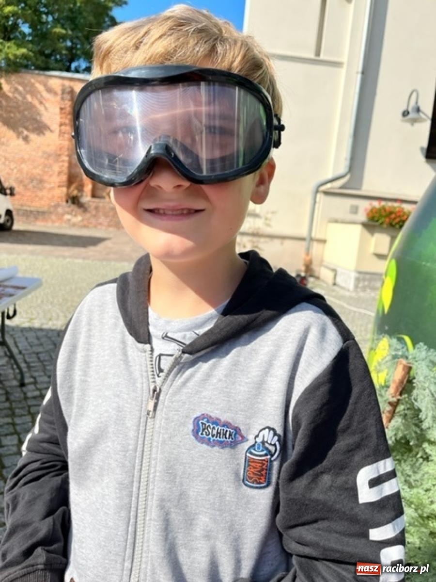 Zdjęcie w galerii na portalu naszraciborz.pl: Bezpieczne grzybobranie na zamku wiadomości z regionu