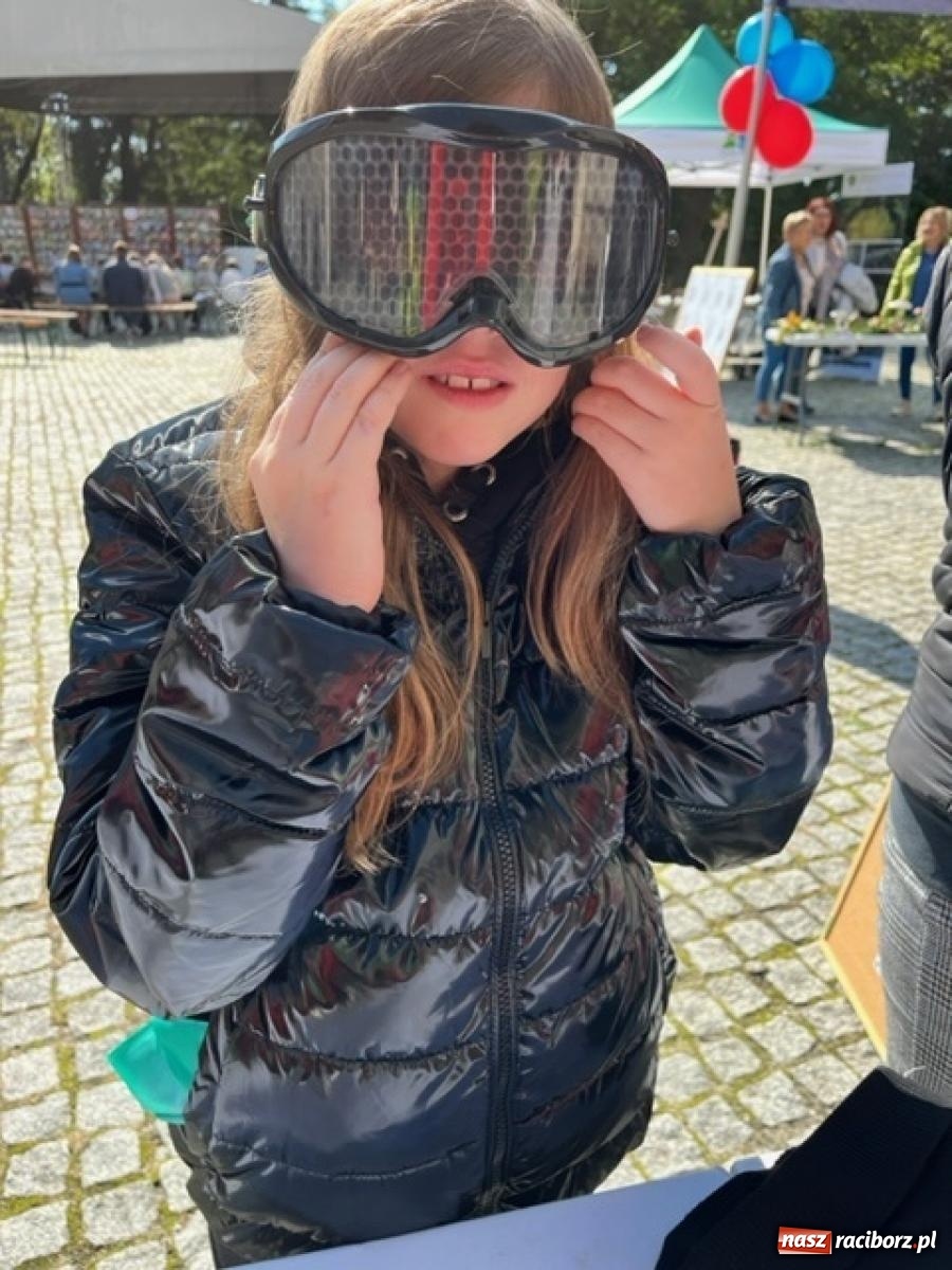 Zdjęcie w galerii na portalu naszraciborz.pl: Bezpieczne grzybobranie na zamku wiadomości z regionu