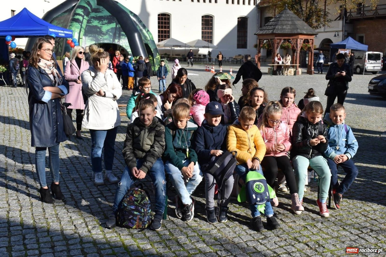 Zdjęcie w galerii na portalu naszraciborz.pl: Bezpieczne grzybobranie na zamku wiadomości z regionu