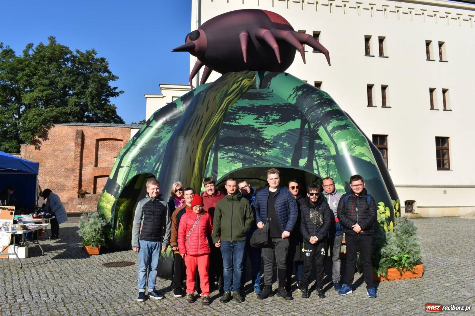 Zdjęcie w galerii na portalu naszraciborz.pl: Bezpieczne grzybobranie na zamku wiadomości z regionu