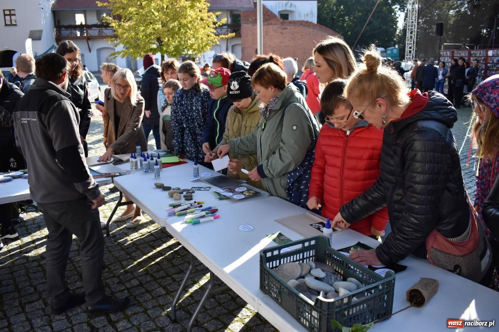 Zdjęcie w galerii na portalu naszraciborz.pl: Bezpieczne grzybobranie na zamku wiadomości z regionu