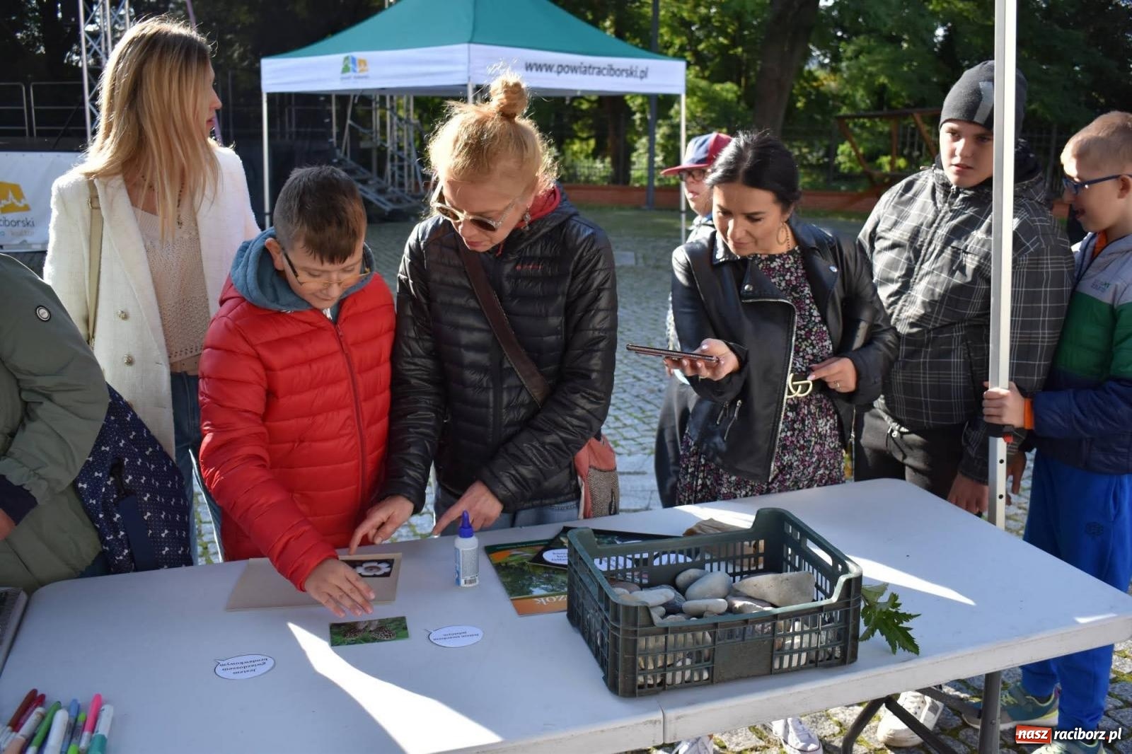 Zdjęcie w galerii na portalu naszraciborz.pl: Bezpieczne grzybobranie na zamku wiadomości z regionu