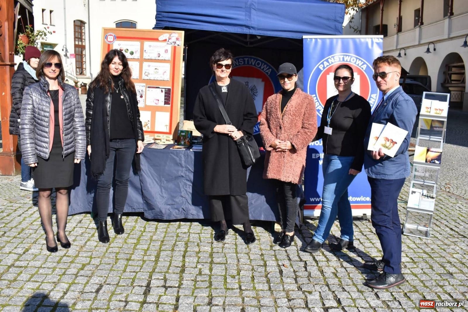 Zdjęcie w galerii na portalu naszraciborz.pl: Bezpieczne grzybobranie na zamku wiadomości z regionu