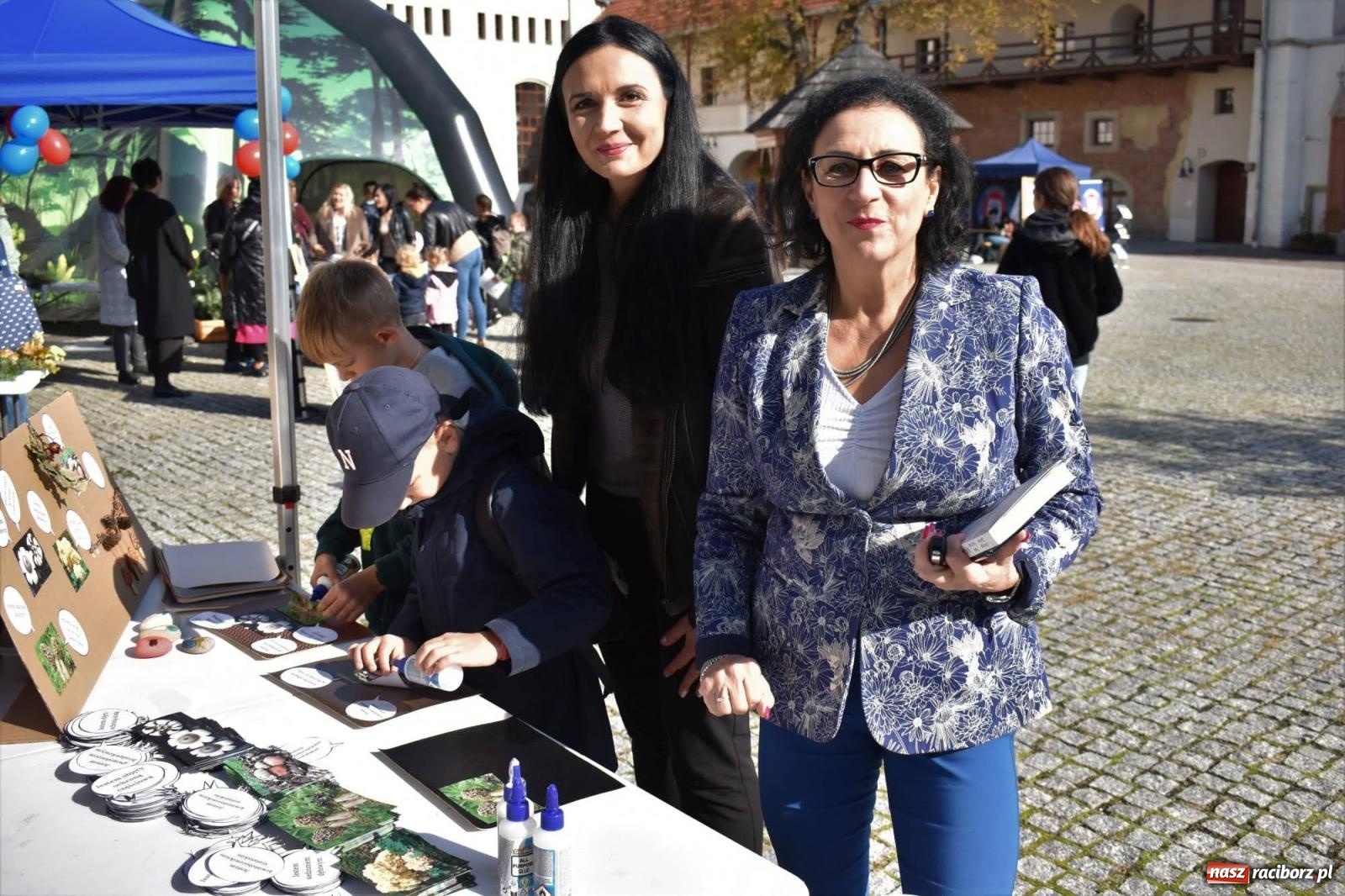 Zdjęcie w galerii na portalu naszraciborz.pl: Bezpieczne grzybobranie na zamku wiadomości z regionu