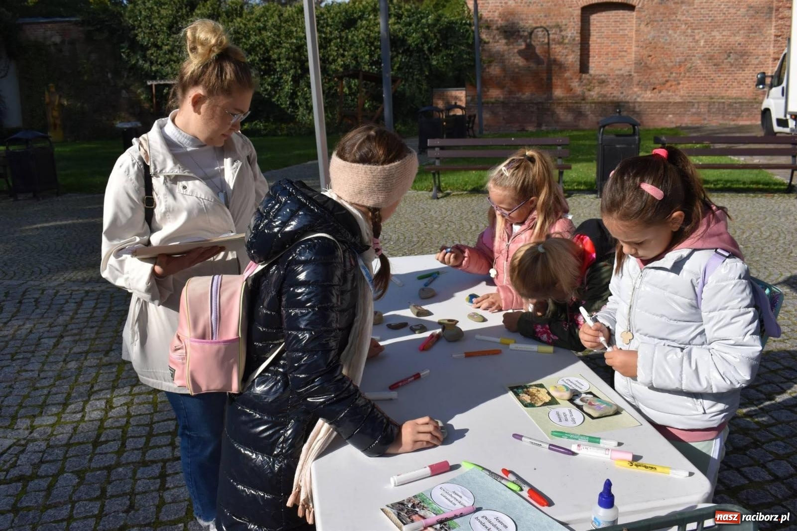 Zdjęcie w galerii na portalu naszraciborz.pl: Bezpieczne grzybobranie na zamku wiadomości z regionu