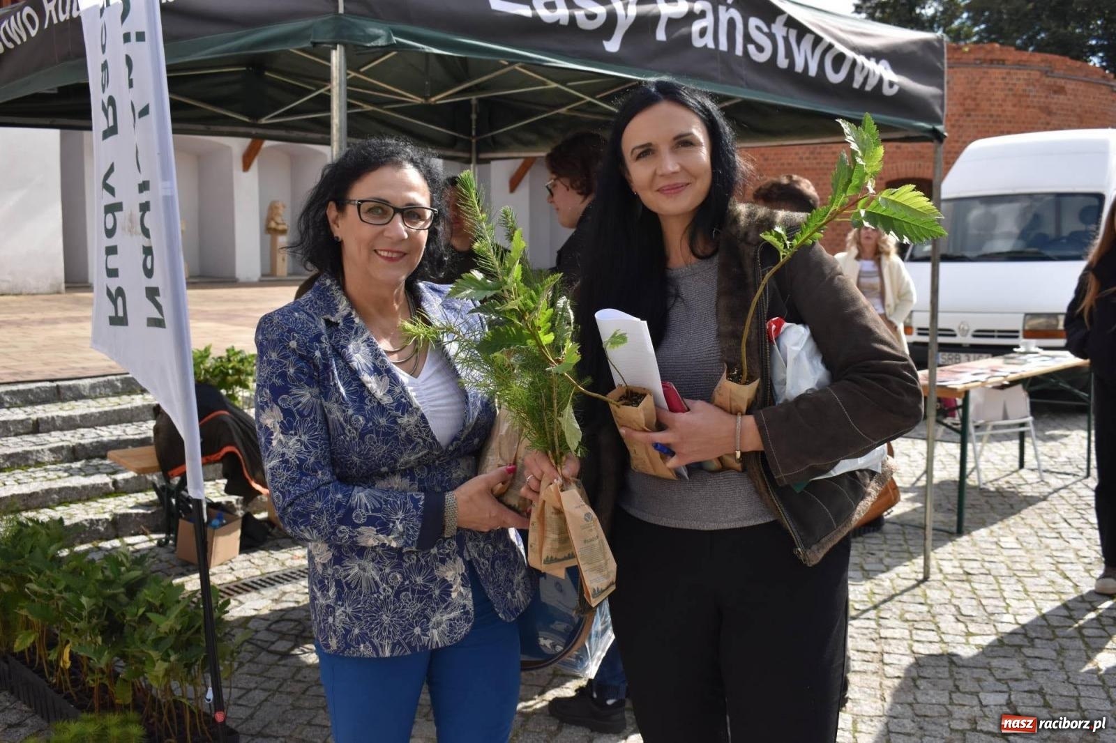Zdjęcie w galerii na portalu naszraciborz.pl: Bezpieczne grzybobranie na zamku wiadomości z regionu