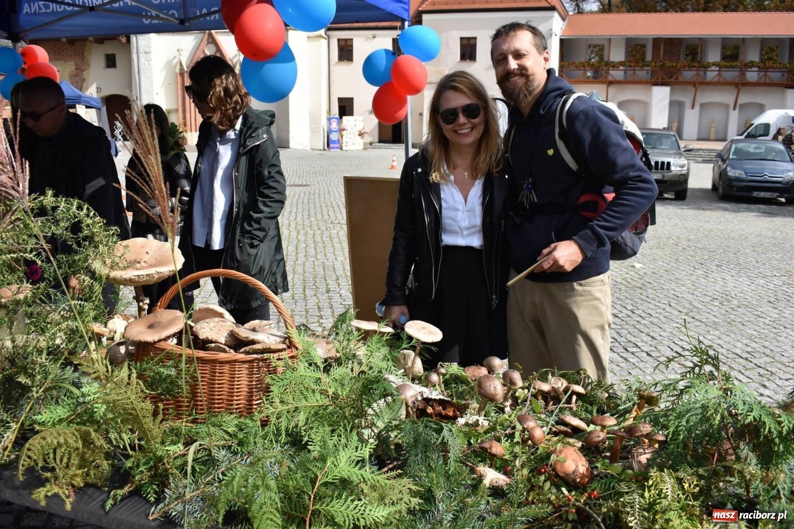 Zdjęcie w galerii na portalu naszraciborz.pl: Bezpieczne grzybobranie na zamku wiadomości z regionu