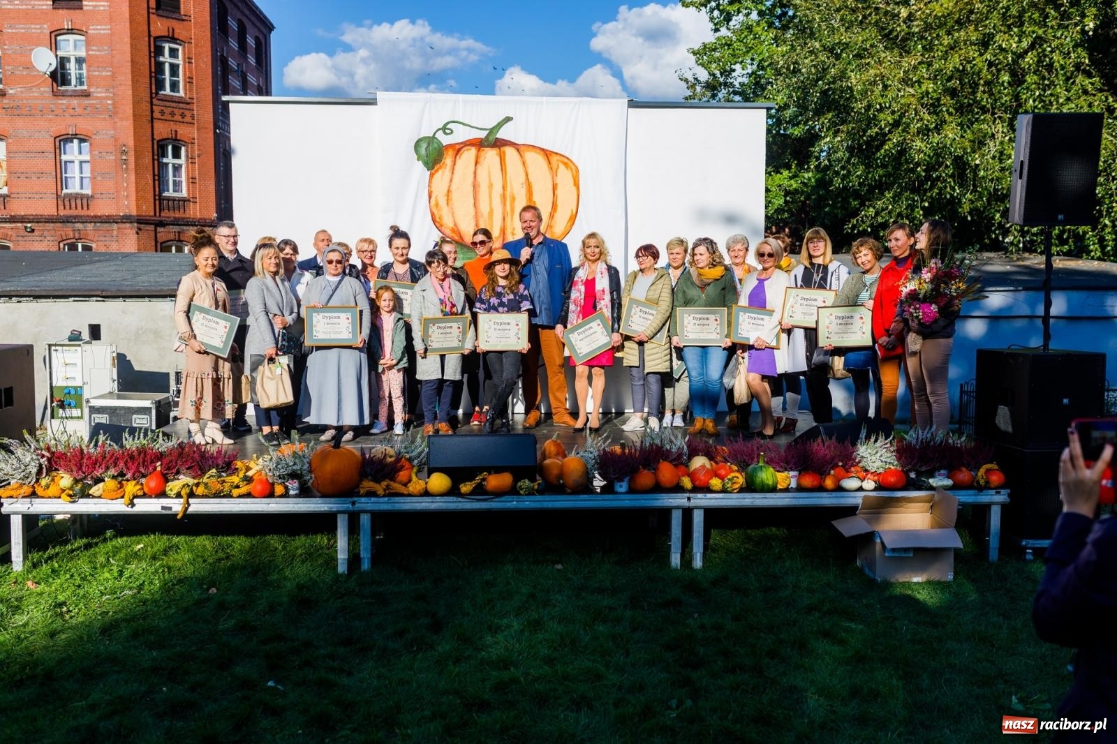 Zdjęcie w galerii na portalu naszraciborz.pl: Zielono Mi. Wręczono nagrody laureatom konkursu wiadomości z regionu