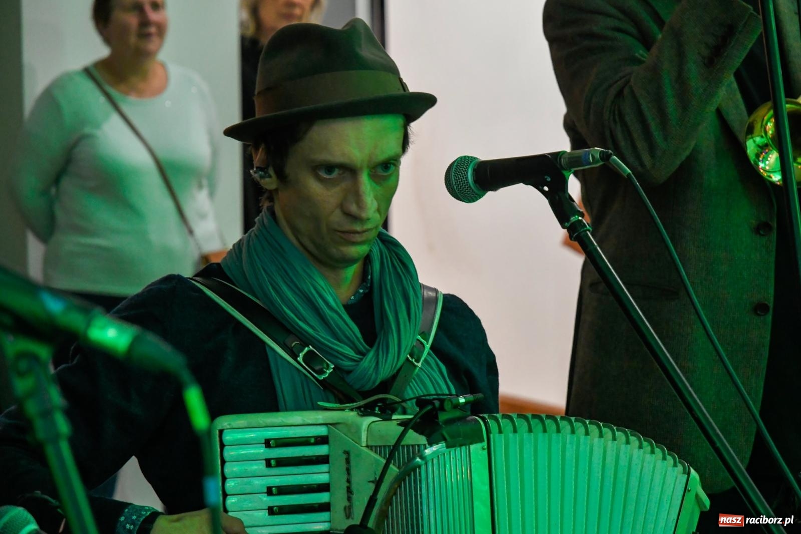 Zdjęcie w galerii na portalu naszraciborz.pl: Potańcówka Bałkańska w dawnej Tęczowej [FOTO i WIDEO] wiadomości z regionu