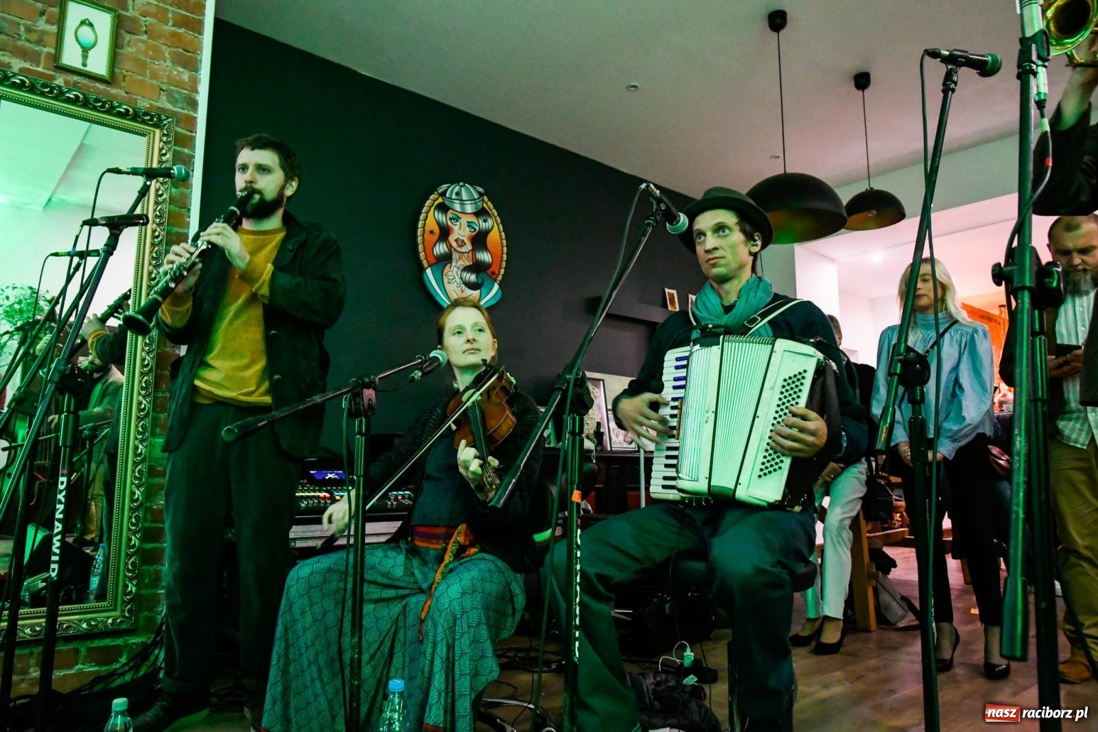 Zdjęcie w galerii na portalu naszraciborz.pl: Potańcówka Bałkańska w dawnej Tęczowej [FOTO i WIDEO] wiadomości z regionu