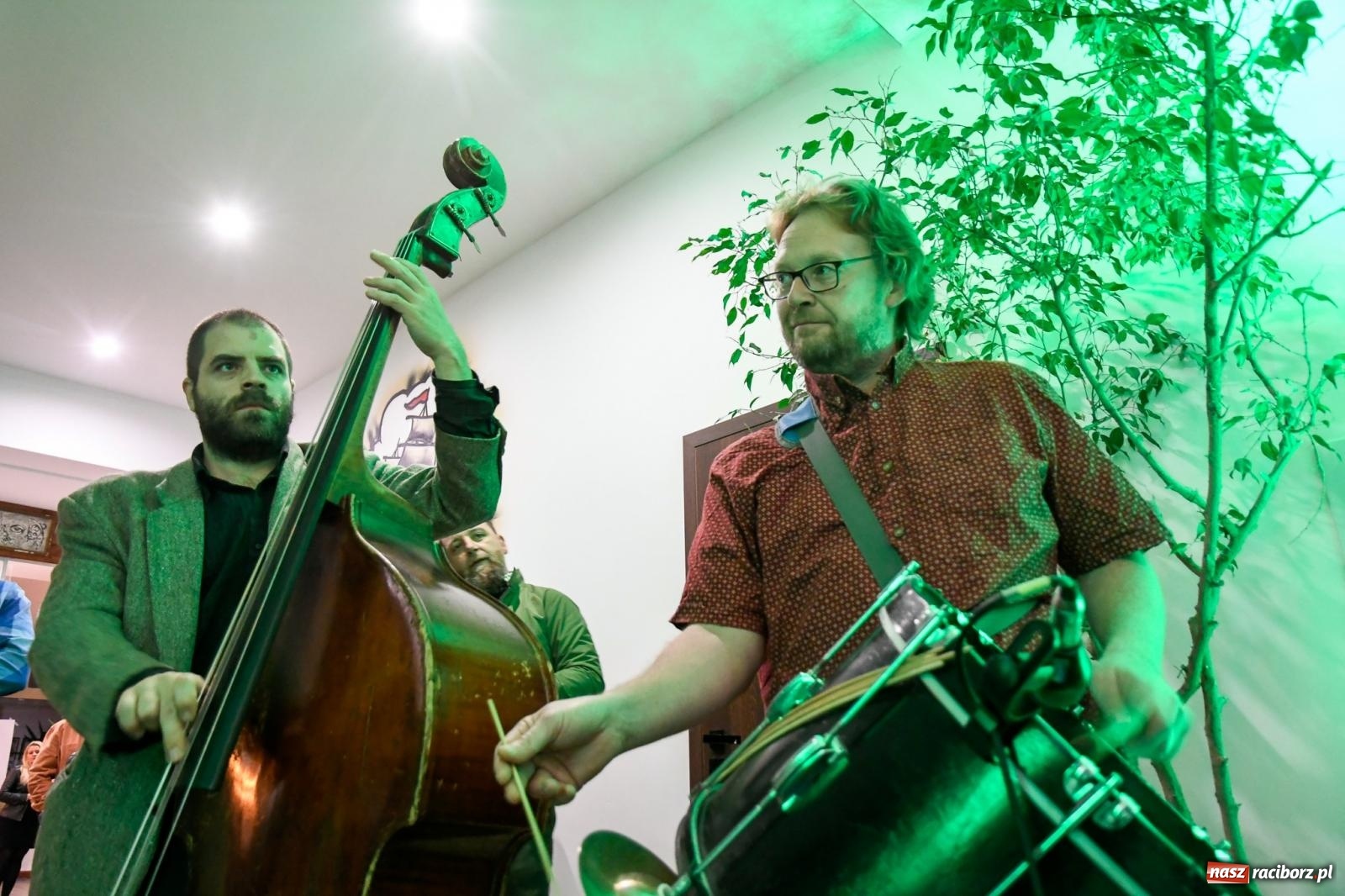 Zdjęcie w galerii na portalu naszraciborz.pl: Potańcówka Bałkańska w dawnej Tęczowej [FOTO i WIDEO] wiadomości z regionu