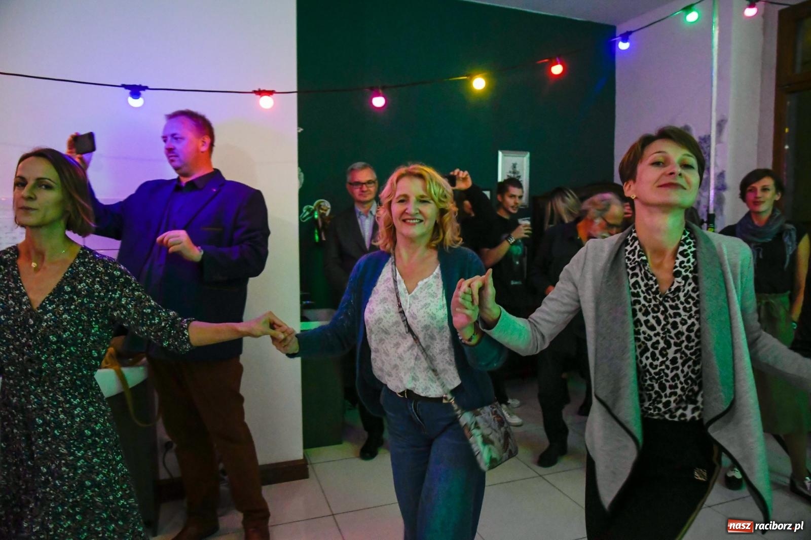 Zdjęcie w galerii na portalu naszraciborz.pl: Potańcówka Bałkańska w dawnej Tęczowej [FOTO i WIDEO] wiadomości z regionu