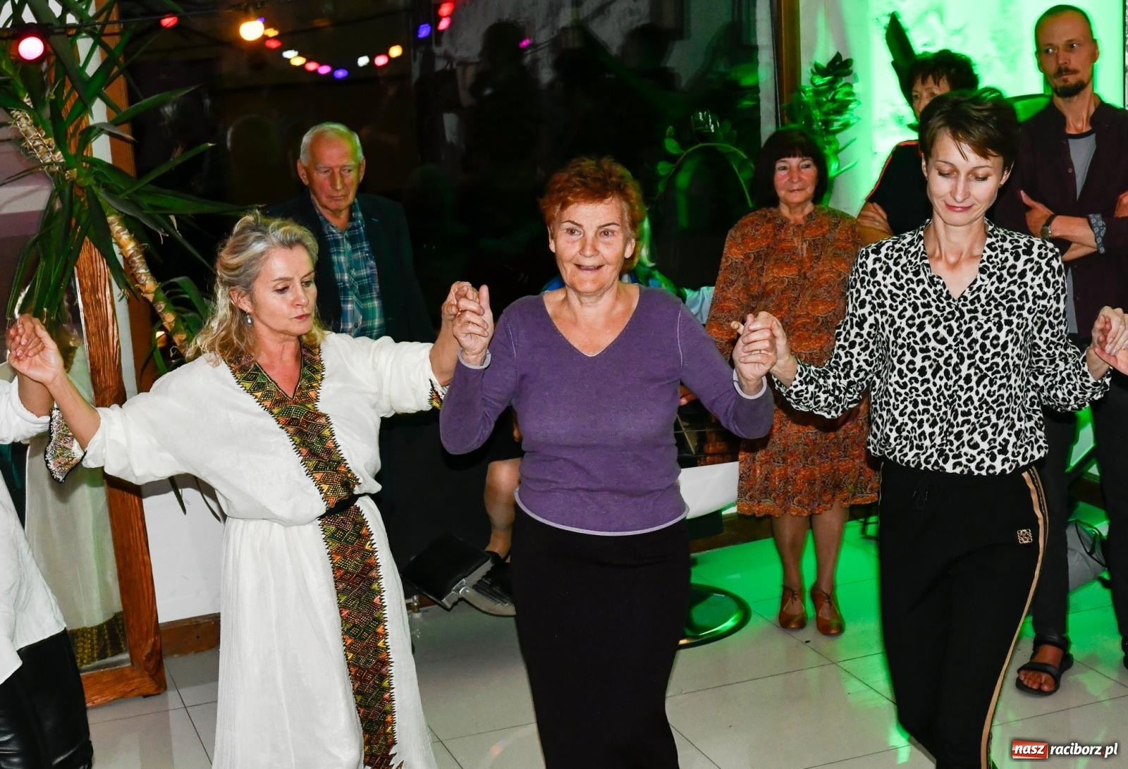 Zdjęcie w galerii na portalu naszraciborz.pl: Potańcówka Bałkańska w dawnej Tęczowej [FOTO i WIDEO] wiadomości z regionu