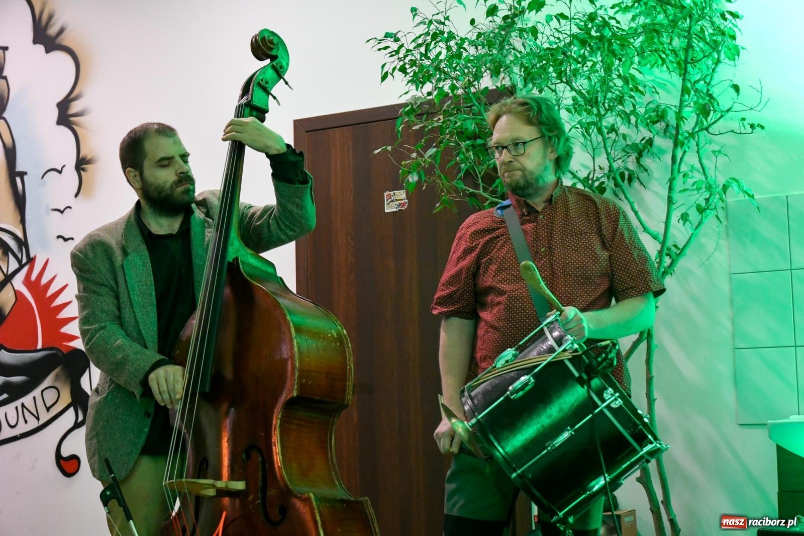 Zdjęcie w galerii na portalu naszraciborz.pl: Potańcówka Bałkańska w dawnej Tęczowej [FOTO i WIDEO] wiadomości z regionu