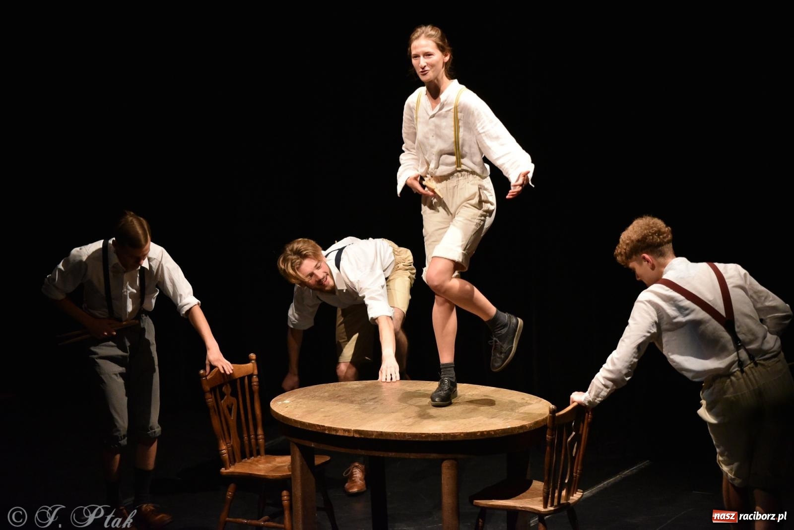 Zdjęcie w galerii na portalu naszraciborz.pl: Przewlekła trzyletniość. Blaszany Bębenek na OFF-ce wiadomości z regionu