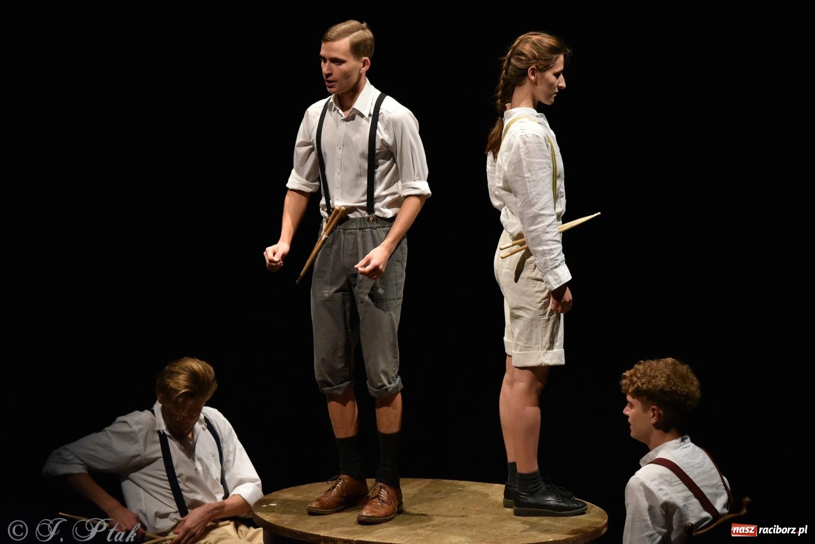 Zdjęcie w galerii na portalu naszraciborz.pl: Przewlekła trzyletniość. Blaszany Bębenek na OFF-ce wiadomości z regionu