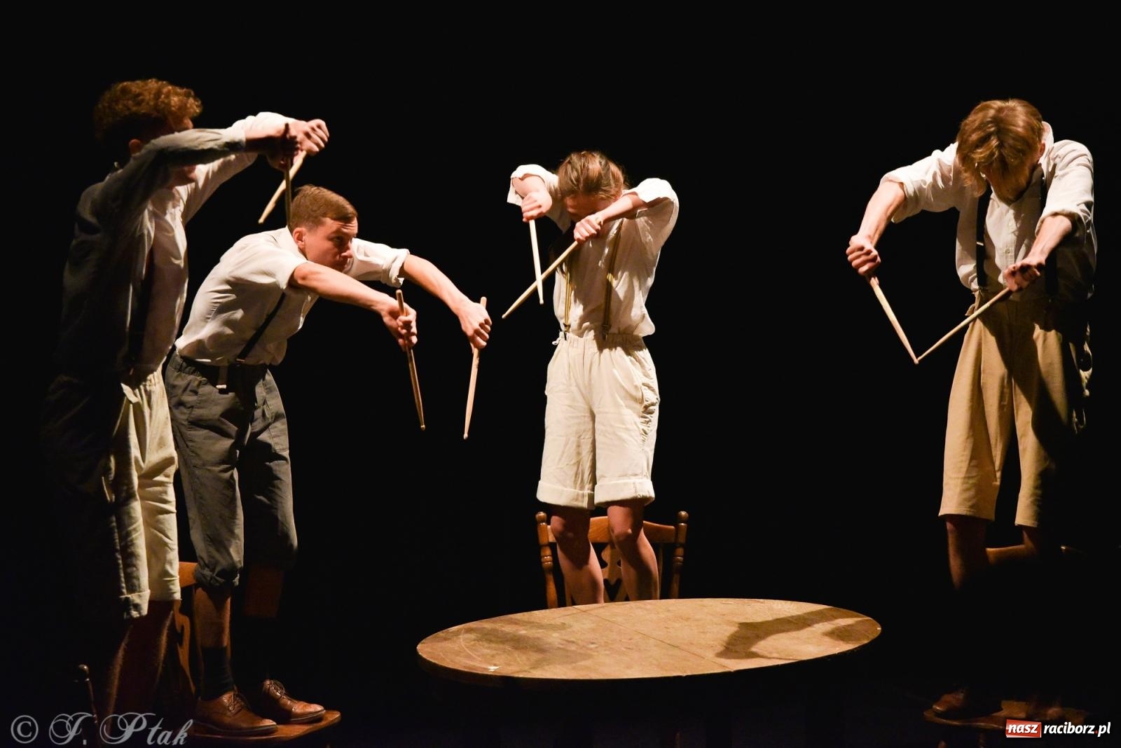 Zdjęcie w galerii na portalu naszraciborz.pl: Przewlekła trzyletniość. Blaszany Bębenek na OFF-ce wiadomości z regionu