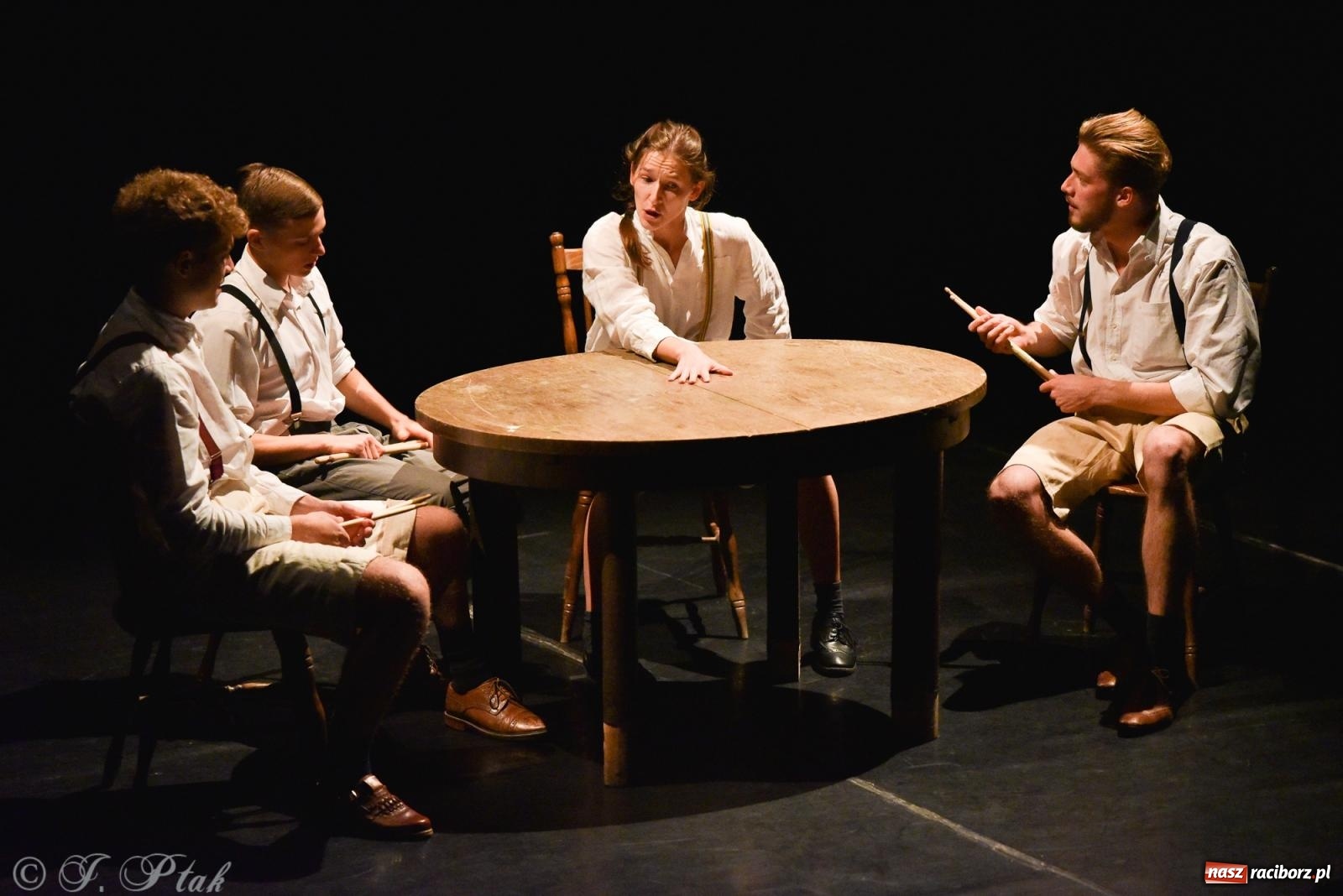 Zdjęcie w galerii na portalu naszraciborz.pl: Przewlekła trzyletniość. Blaszany Bębenek na OFF-ce wiadomości z regionu