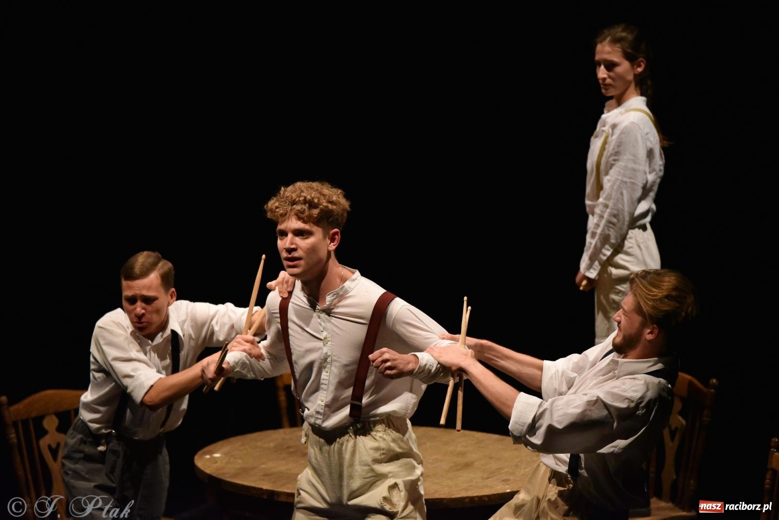 Zdjęcie w galerii na portalu naszraciborz.pl: Przewlekła trzyletniość. Blaszany Bębenek na OFF-ce wiadomości z regionu