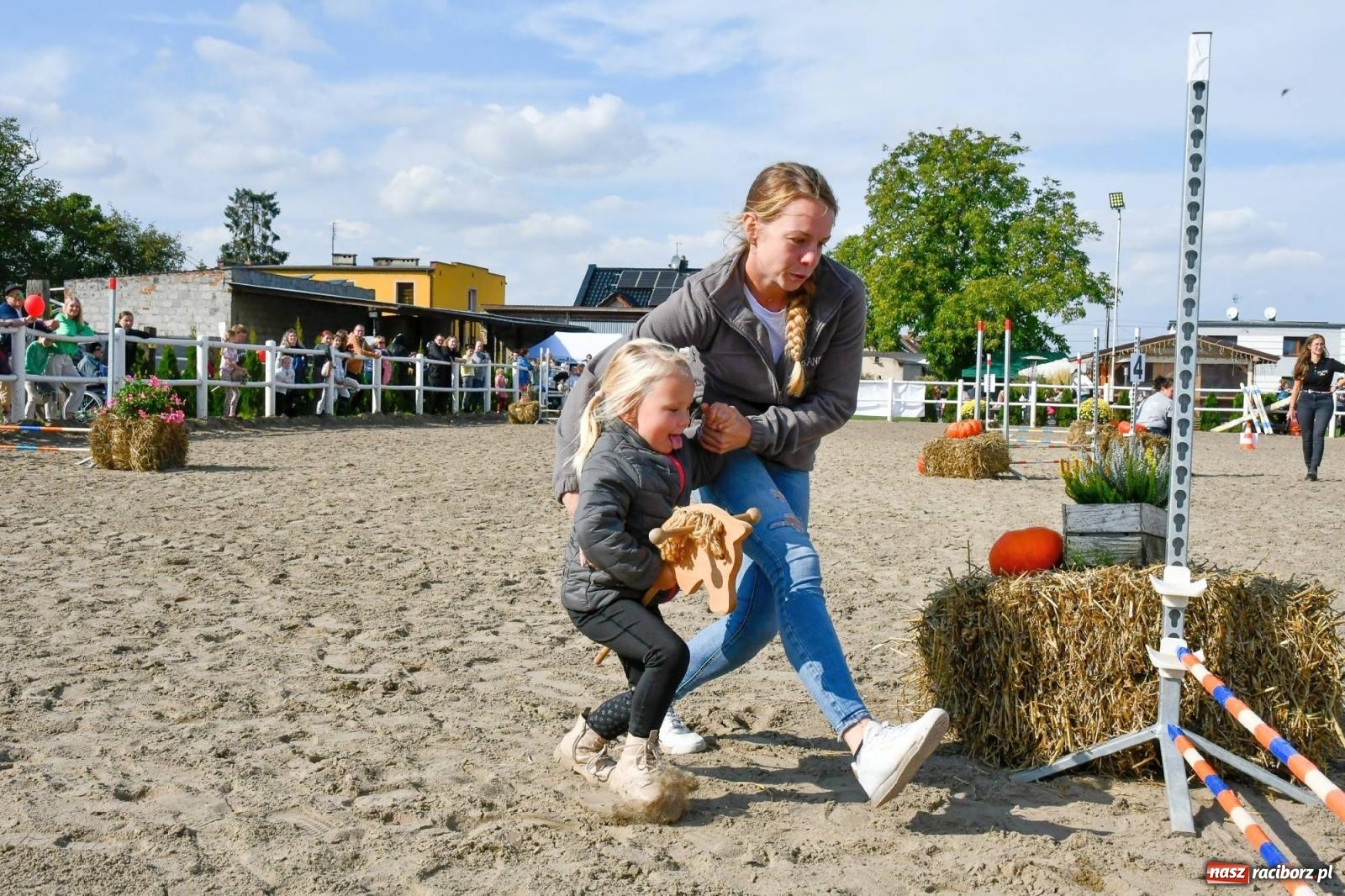Zdjęcie w galerii na portalu naszraciborz.pl: Ponad sto koni na żerdzińskim Hubertusie [FOTO i WIDEO] wiadomości z regionu