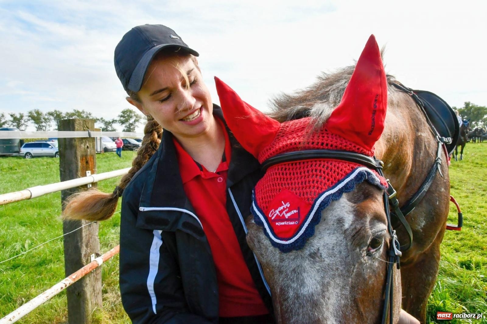 Zdjęcie w galerii na portalu naszraciborz.pl: Ponad sto koni na żerdzińskim Hubertusie [FOTO i WIDEO] wiadomości z regionu