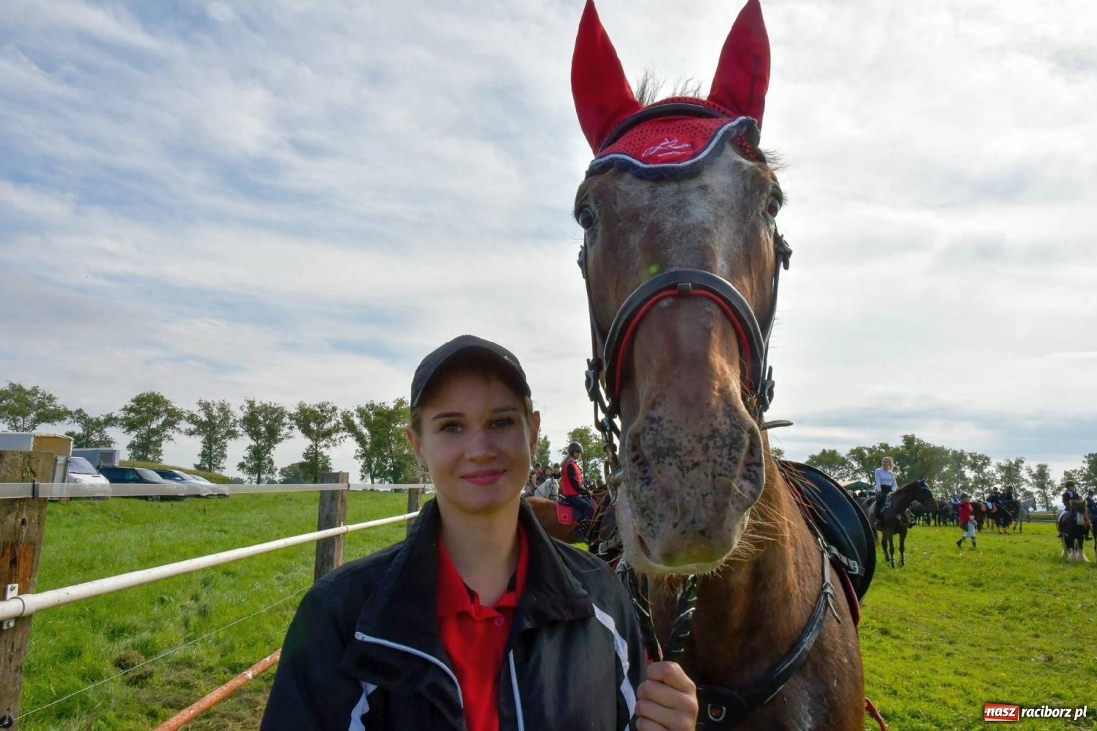 Zdjęcie w galerii na portalu naszraciborz.pl: Ponad sto koni na żerdzińskim Hubertusie [FOTO i WIDEO] wiadomości z regionu