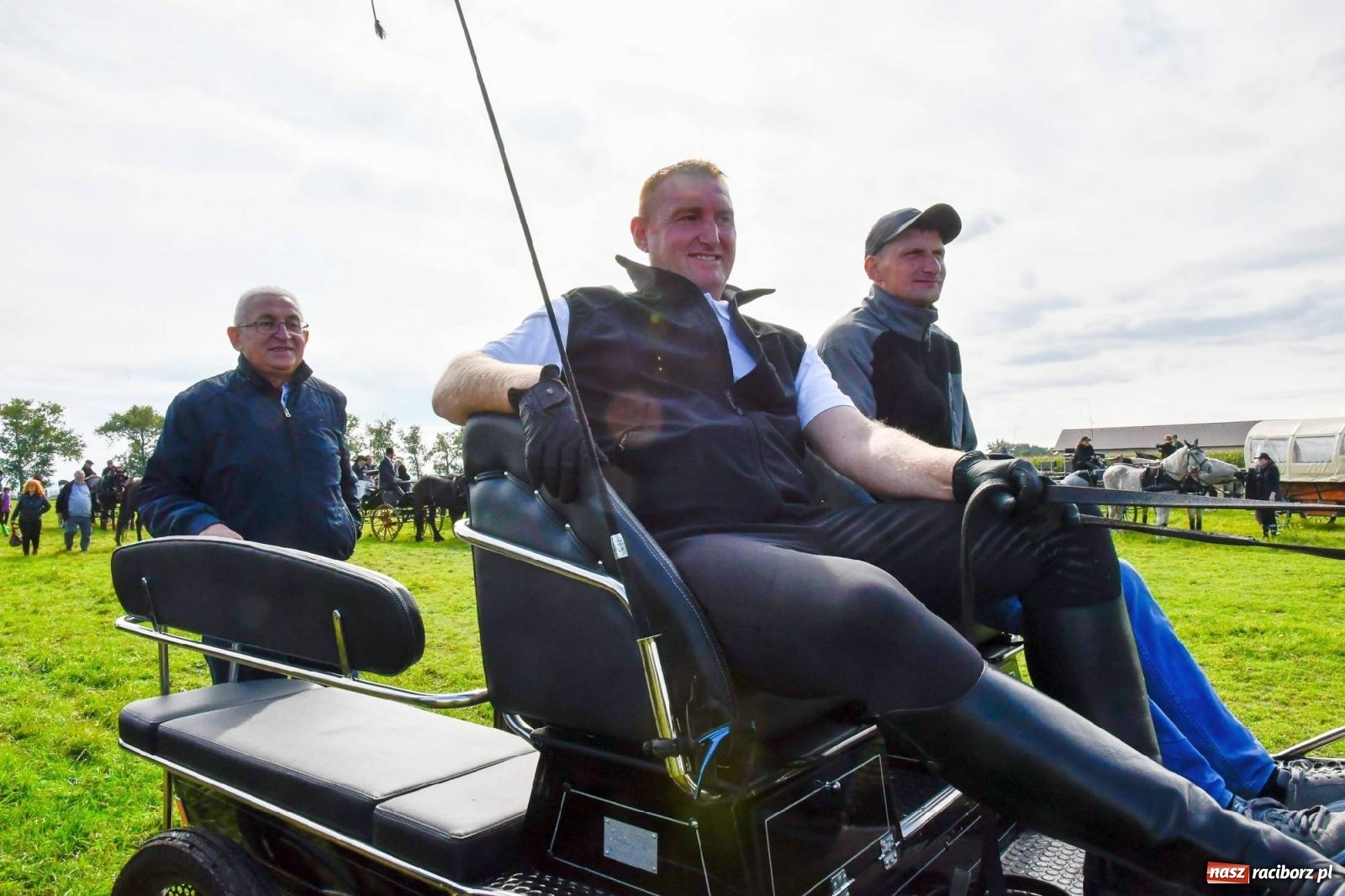 Zdjęcie w galerii na portalu naszraciborz.pl: Ponad sto koni na żerdzińskim Hubertusie [FOTO i WIDEO] wiadomości z regionu