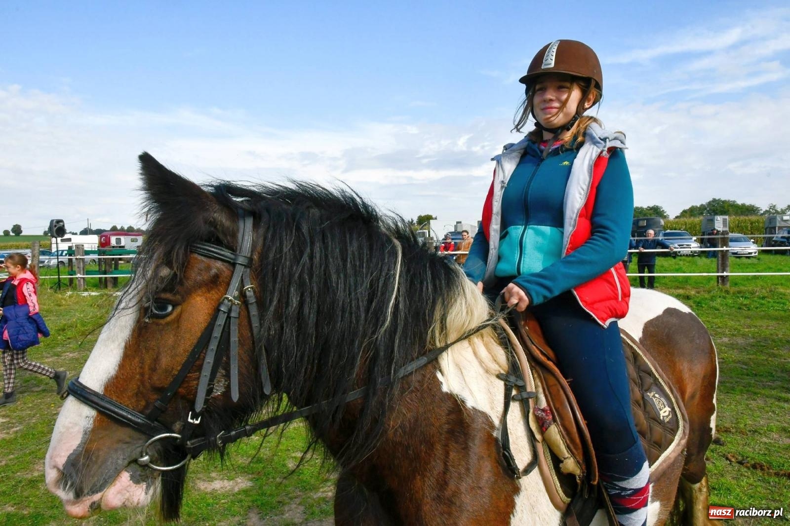 Zdjęcie w galerii na portalu naszraciborz.pl: Ponad sto koni na żerdzińskim Hubertusie [FOTO i WIDEO] wiadomości z regionu