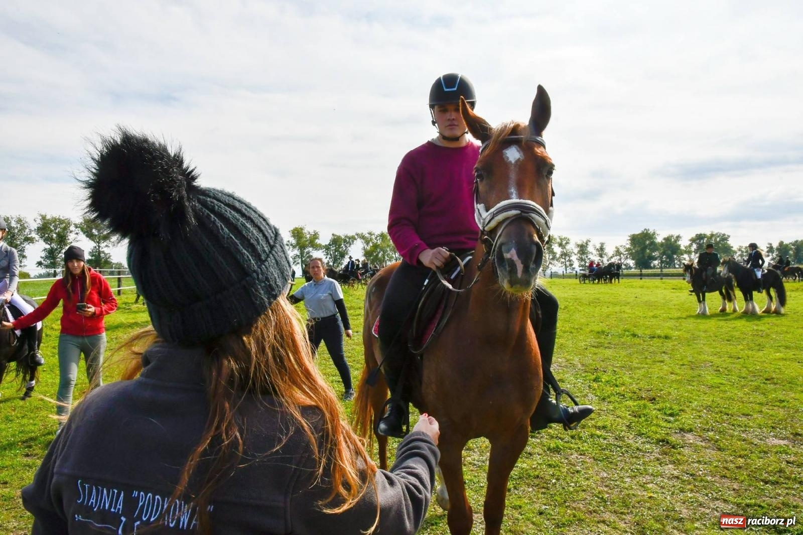 Zdjęcie w galerii na portalu naszraciborz.pl: Ponad sto koni na żerdzińskim Hubertusie [FOTO i WIDEO] wiadomości z regionu