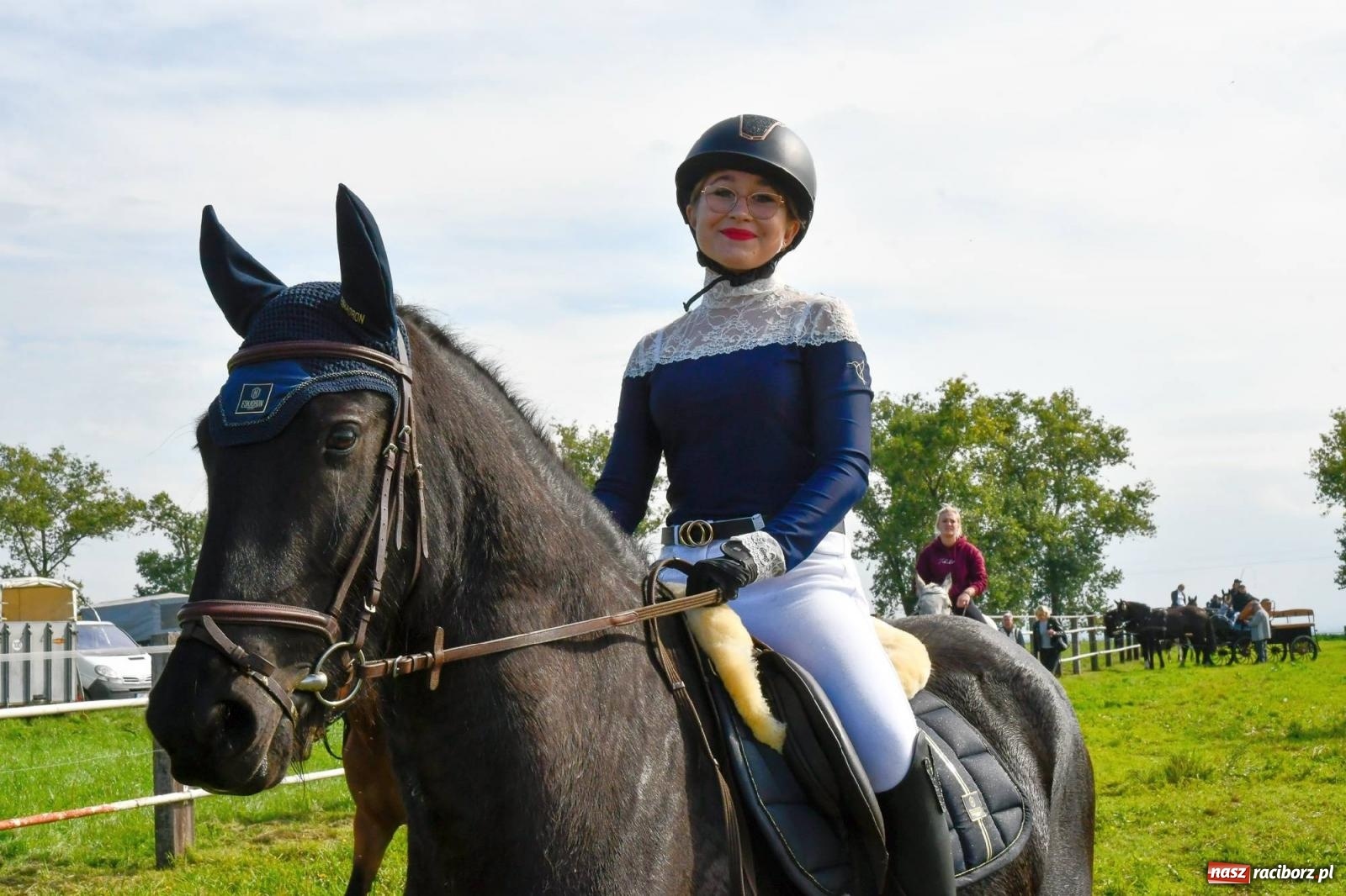 Zdjęcie w galerii na portalu naszraciborz.pl: Ponad sto koni na żerdzińskim Hubertusie [FOTO i WIDEO] wiadomości z regionu